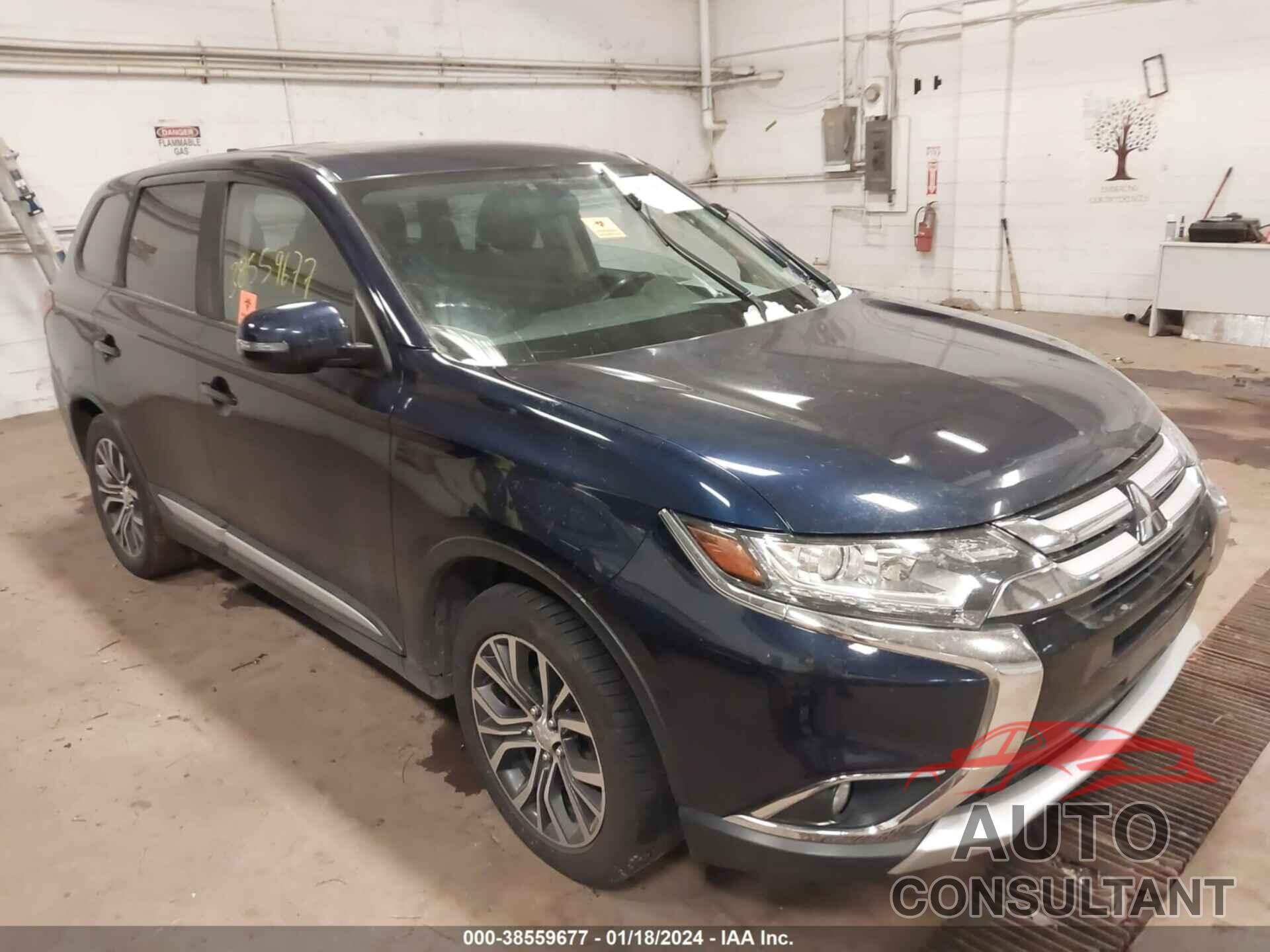 MITSUBISHI OUTLANDER 2018 - JA4AZ3A37JZ005675