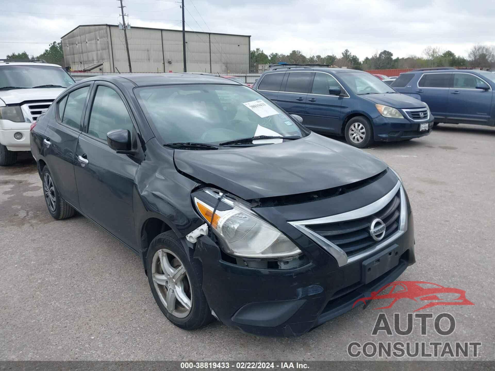 NISSAN VERSA 2018 - 3N1CN7AP6JL818262