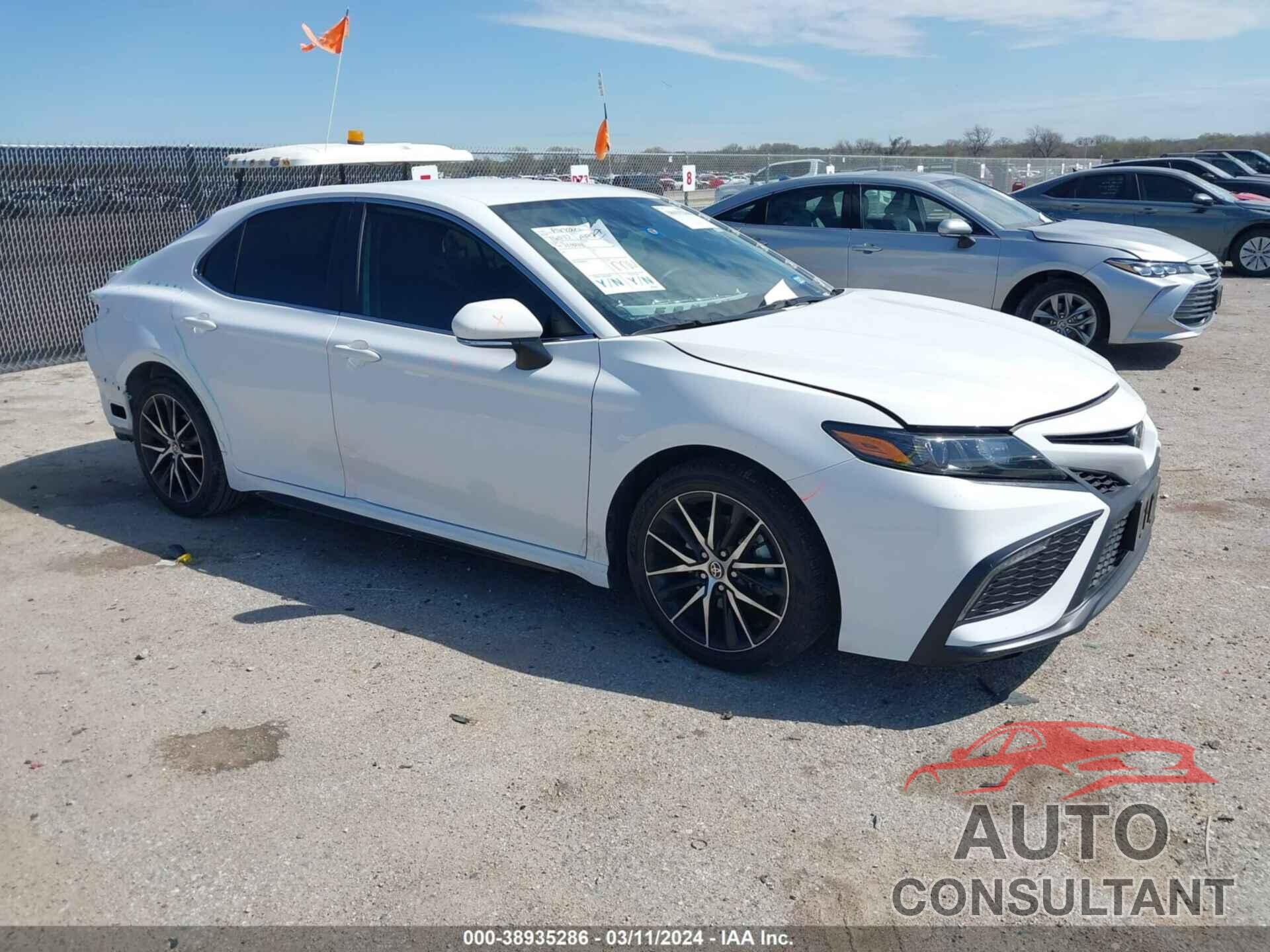 TOYOTA CAMRY 2022 - 4T1G11AK1NU623480