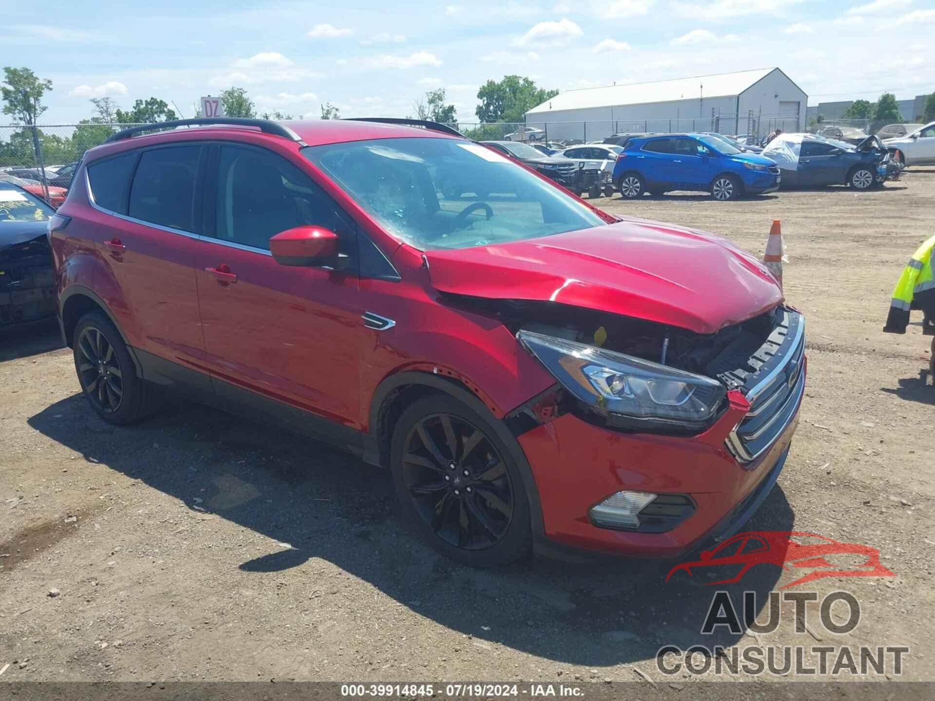 FORD ESCAPE 2018 - 1FMCU0GD5JUA43801