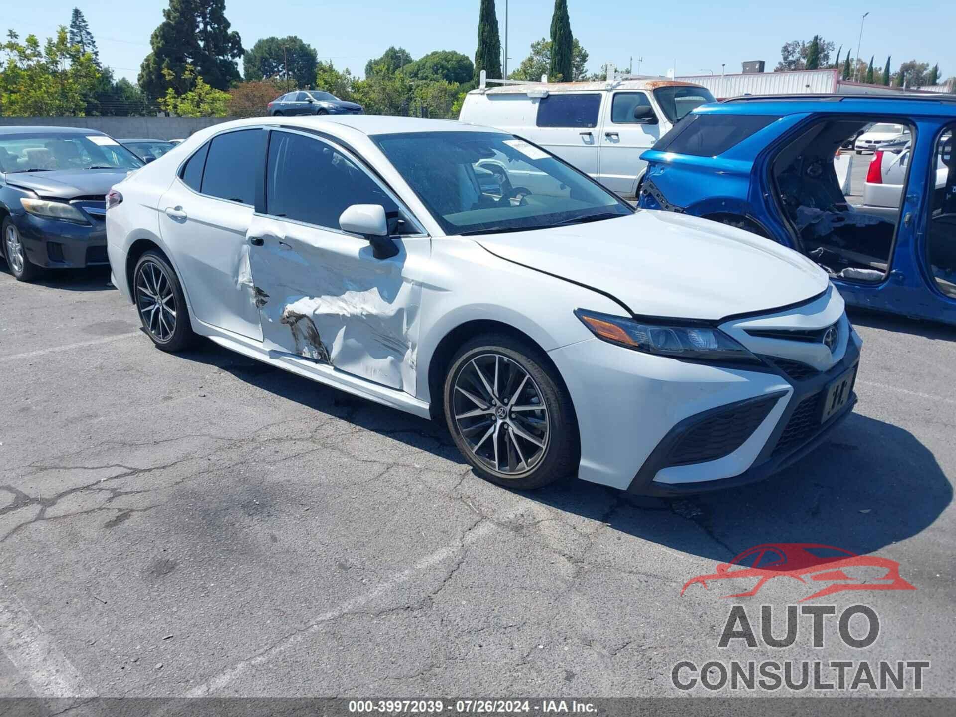 TOYOTA CAMRY 2023 - 4T1G11AK0PU133972