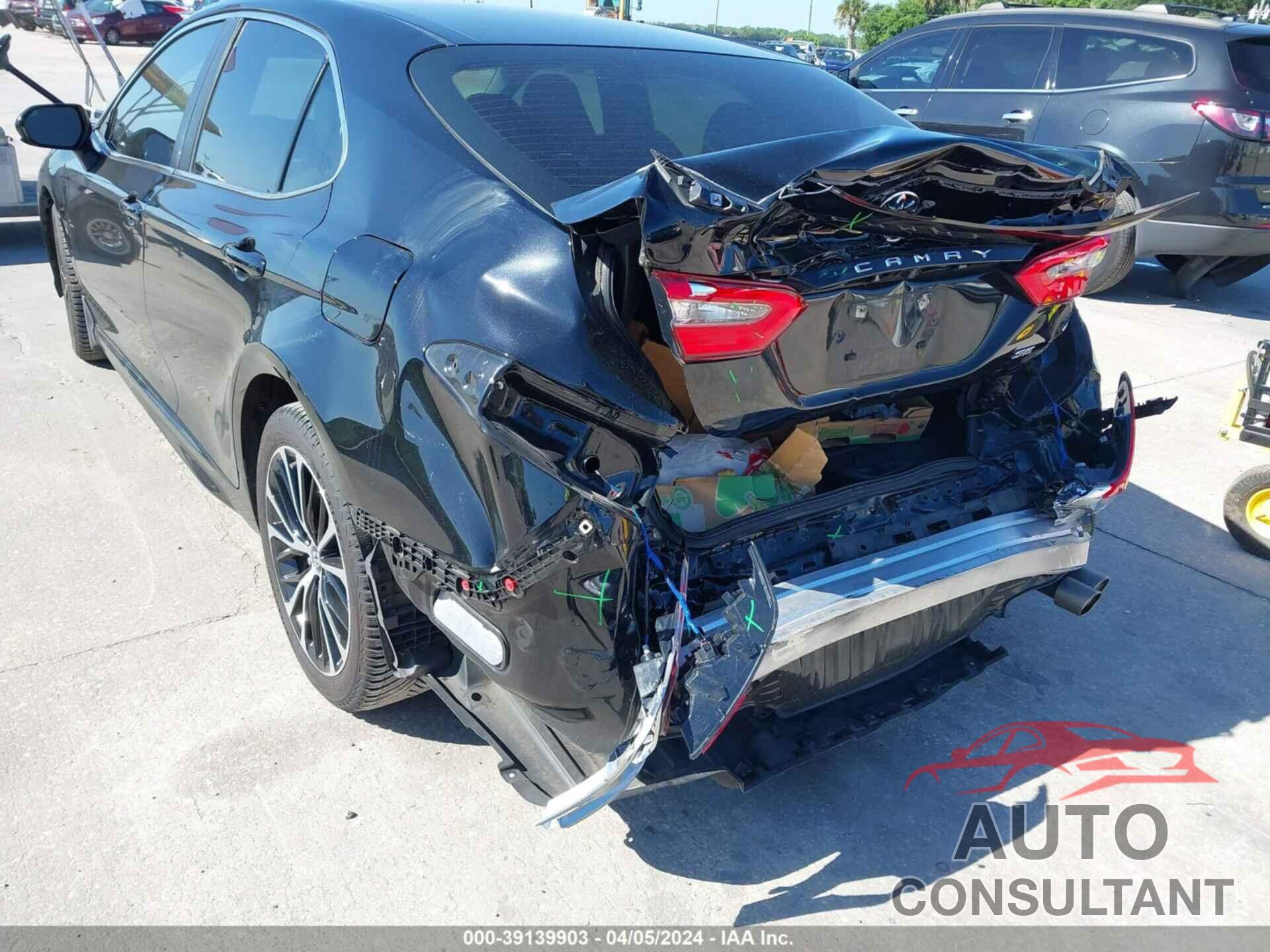 TOYOTA CAMRY 2018 - 4T1B11HKXJU106110