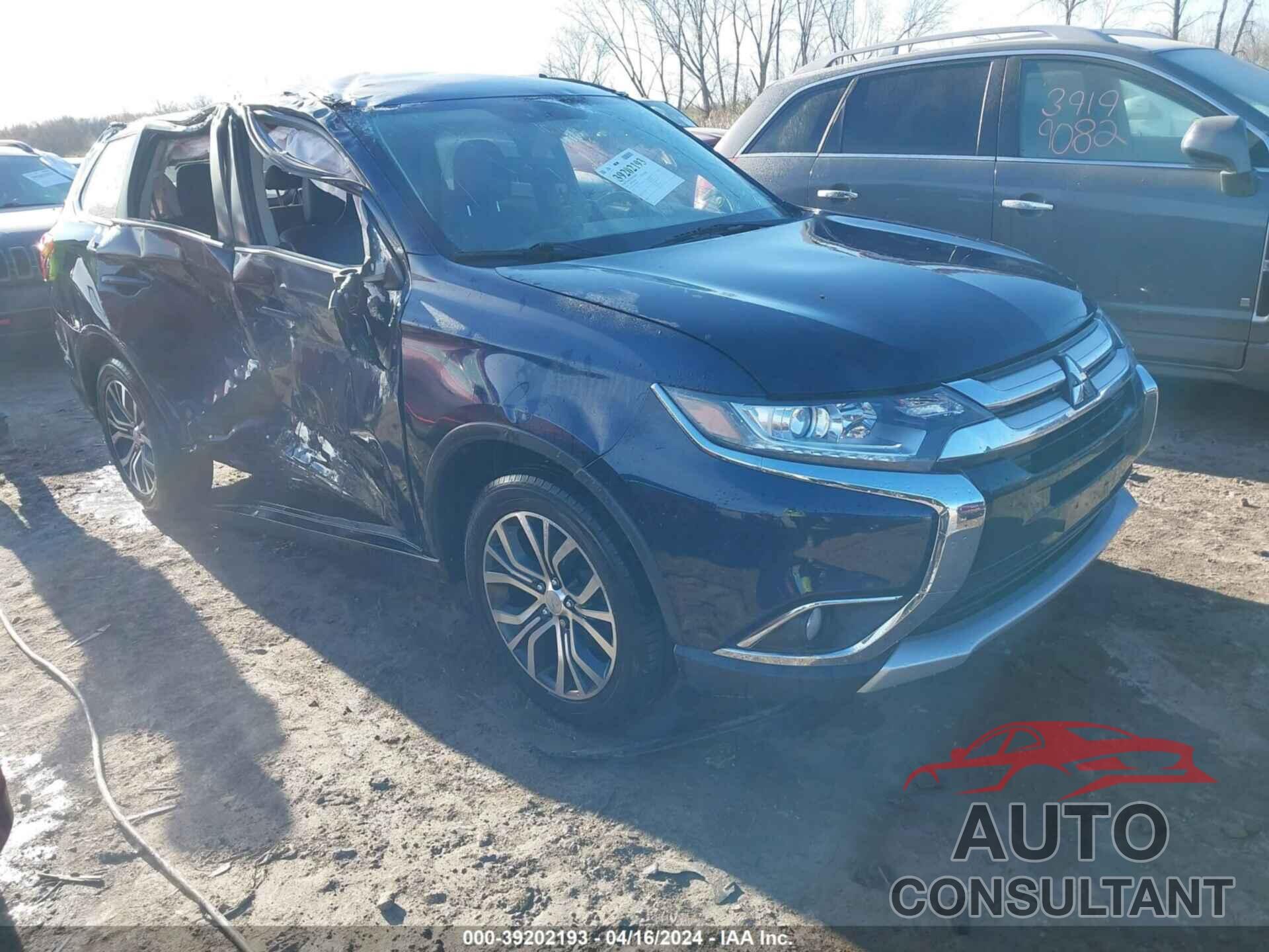 MITSUBISHI OUTLANDER 2018 - JA4AZ3A35JZ048492