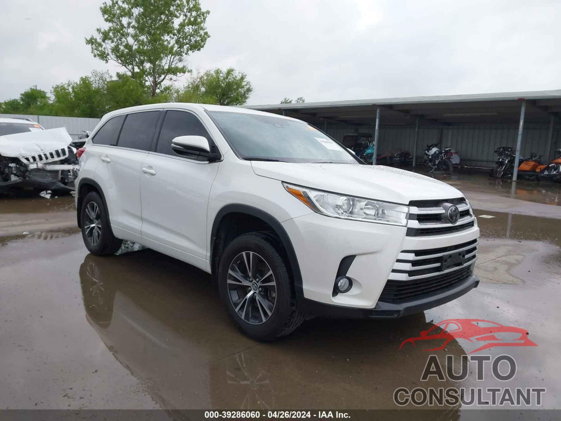 TOYOTA HIGHLANDER 2018 - 5TDZZRFH3JS259935