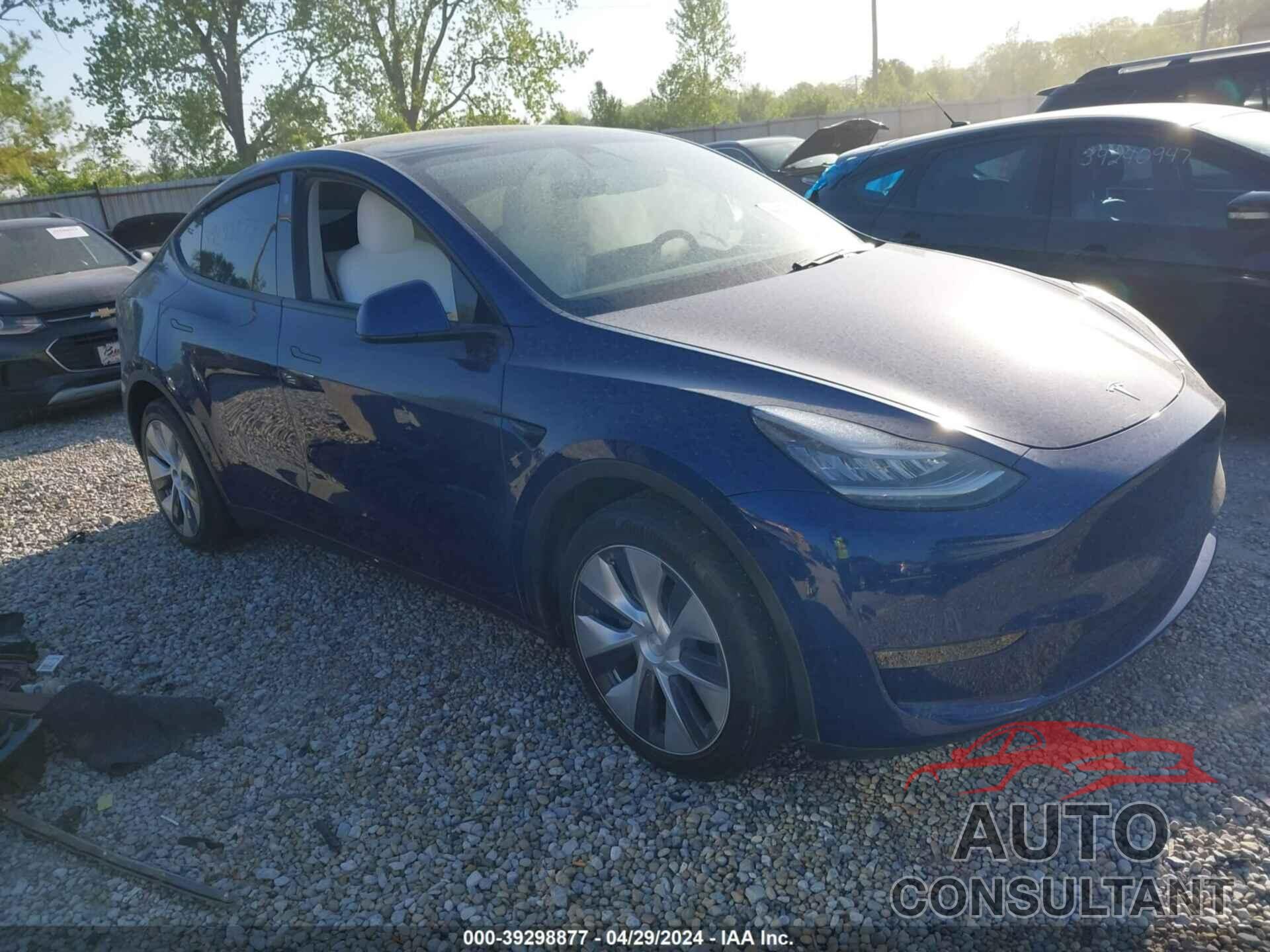 TESLA MODEL Y 2021 - 5YJYGDEE5MF075312