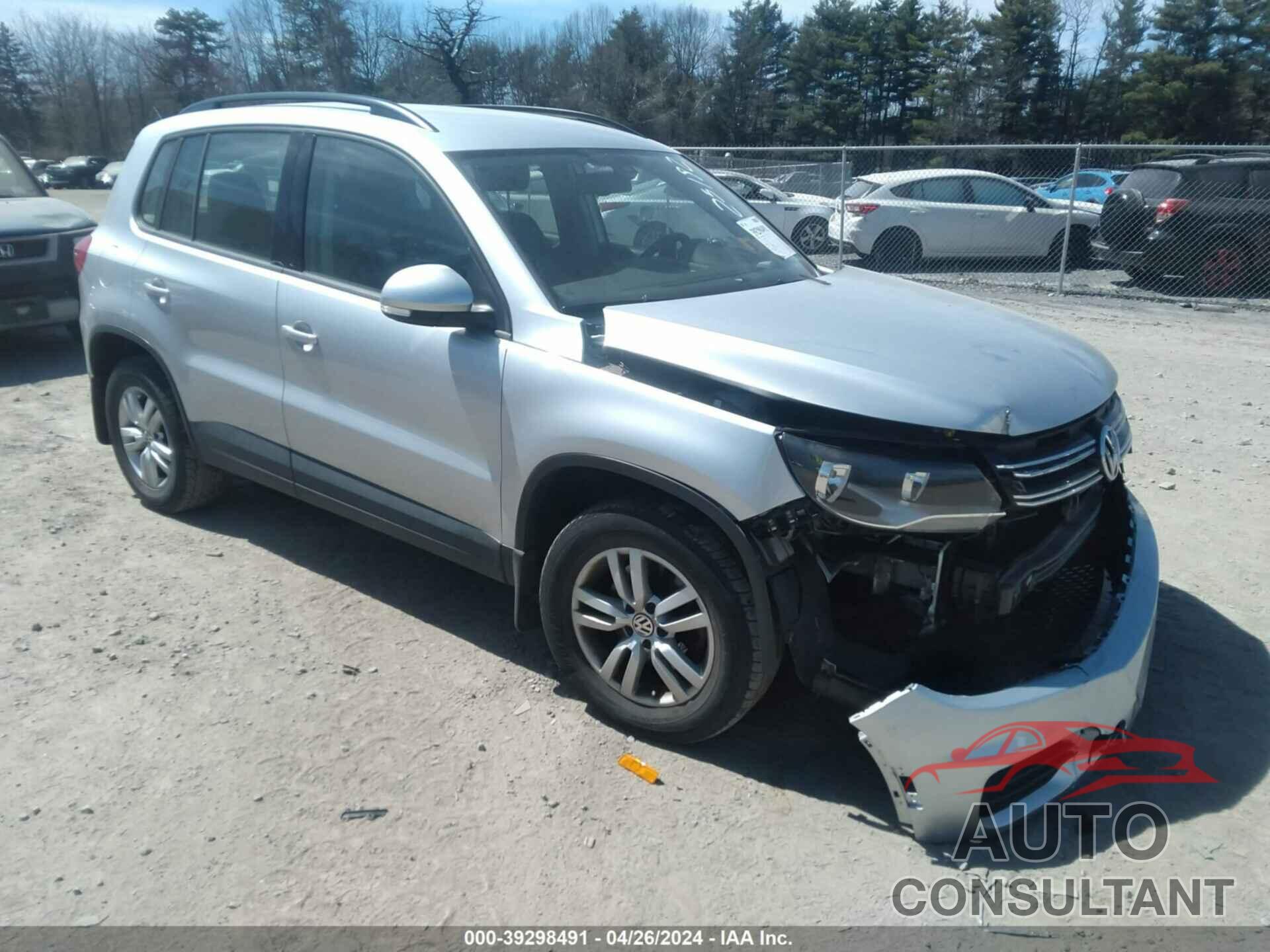 VOLKSWAGEN TIGUAN 2017 - WVGBV7AX7HK004685