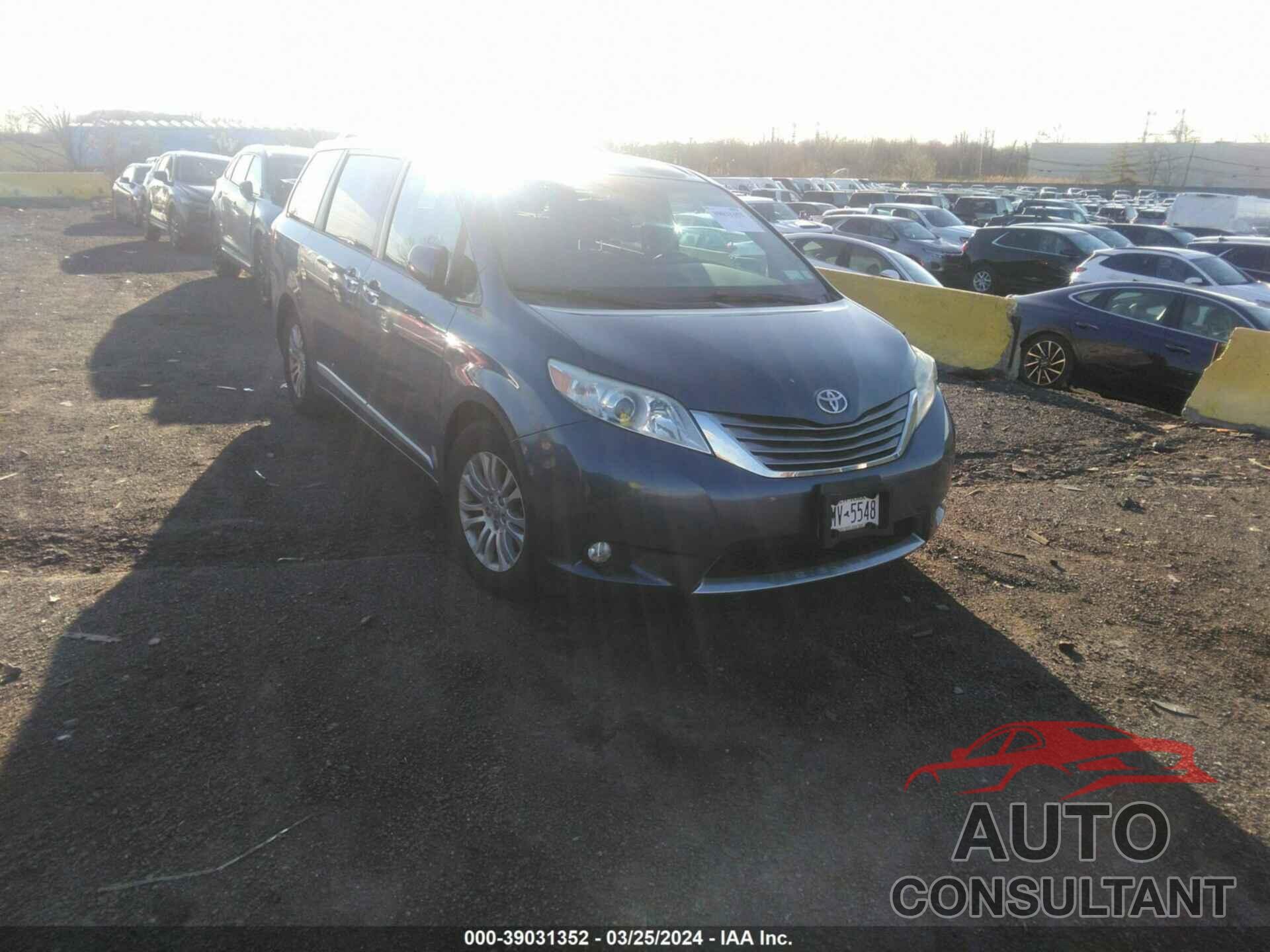 TOYOTA SIENNA 2017 - 5TDYZ3DC9HS766560