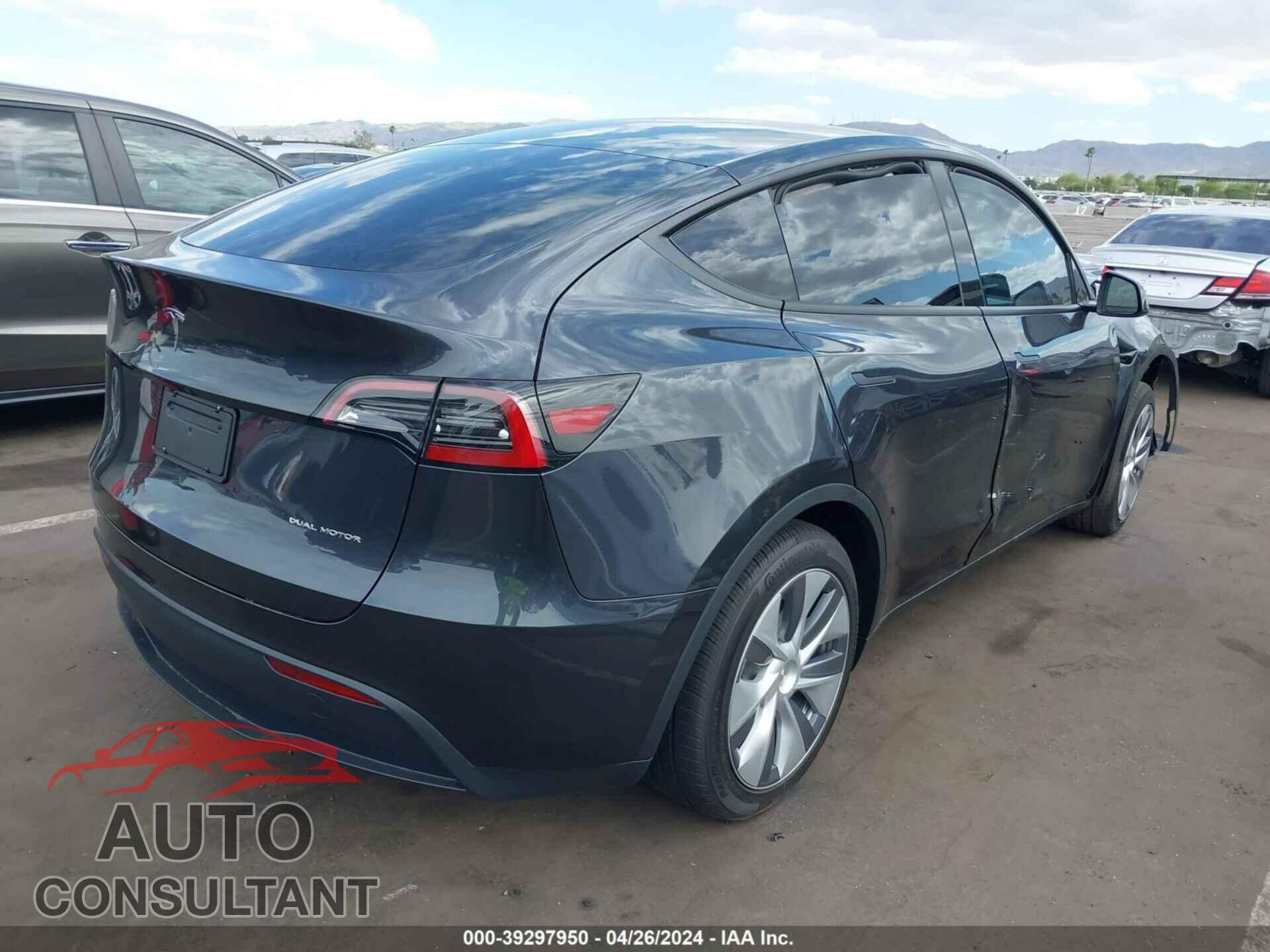 TESLA MODEL Y 2024 - 7SAYGAEE9RF044508