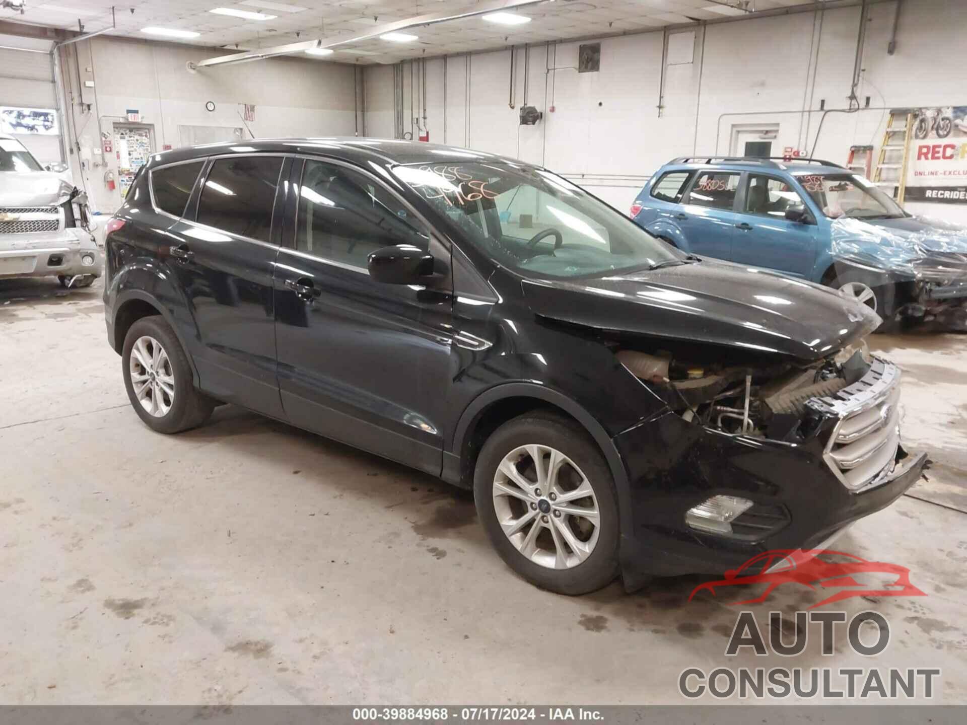 FORD ESCAPE 2017 - 1FMCU9G90HUC16523