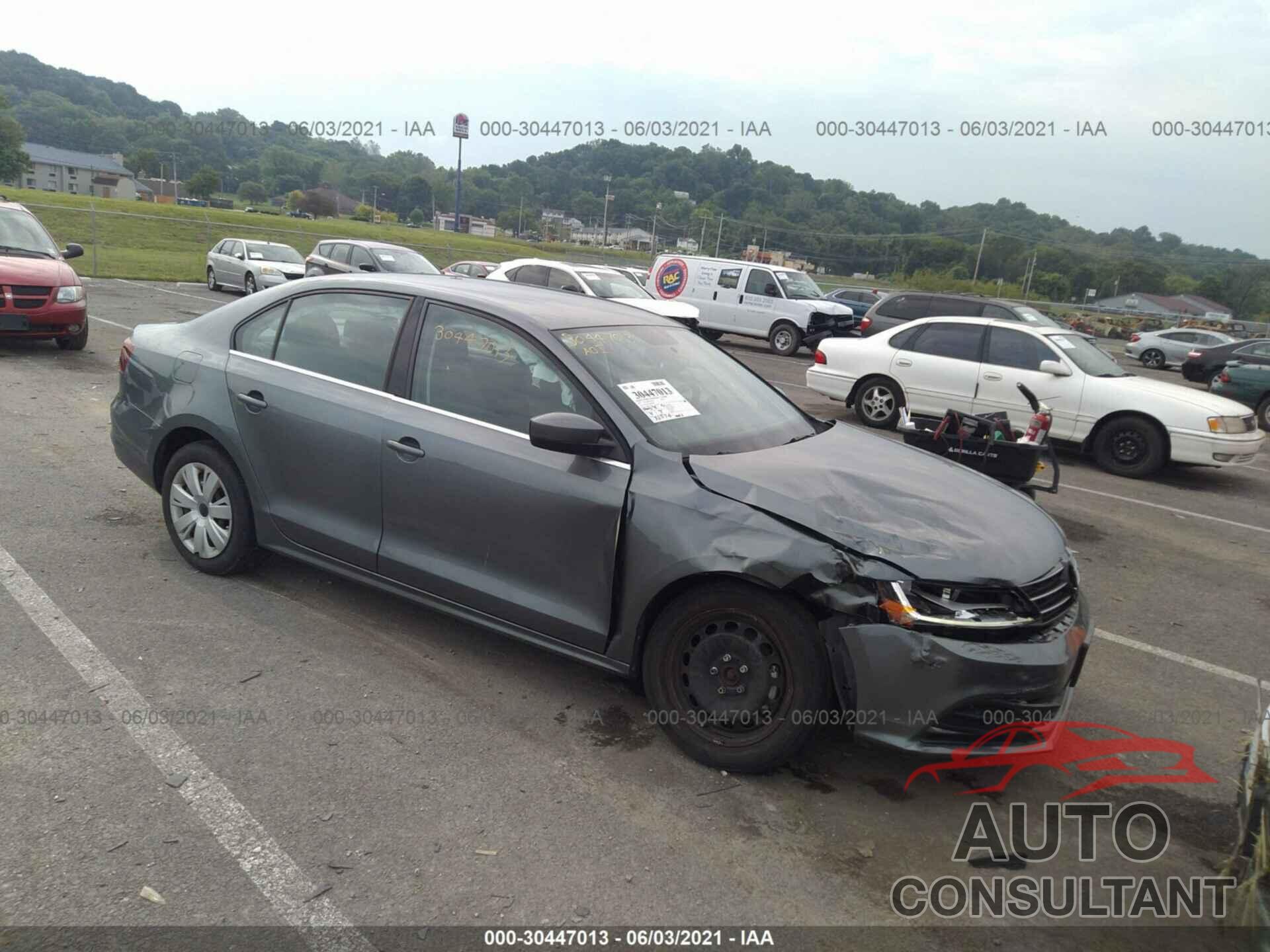 VOLKSWAGEN JETTA 2017 - 3VW2B7AJ2HM400568