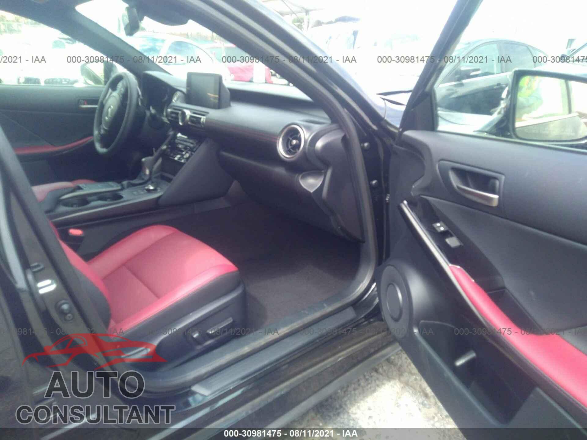 LEXUS IS 2021 - JTHAA1D2XM5113786