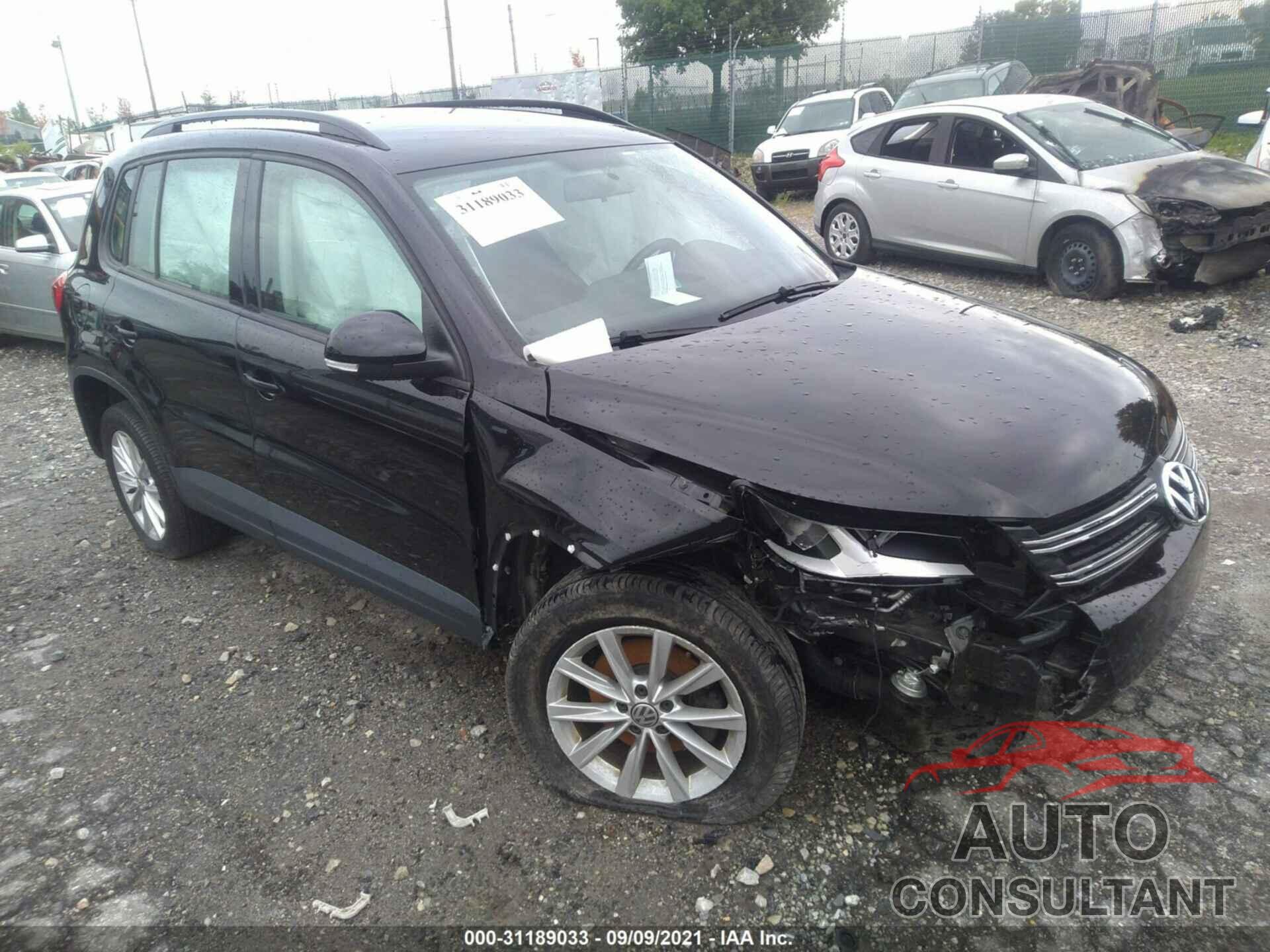 VOLKSWAGEN TIGUAN 2017 - WVGBV7AX2HK048271