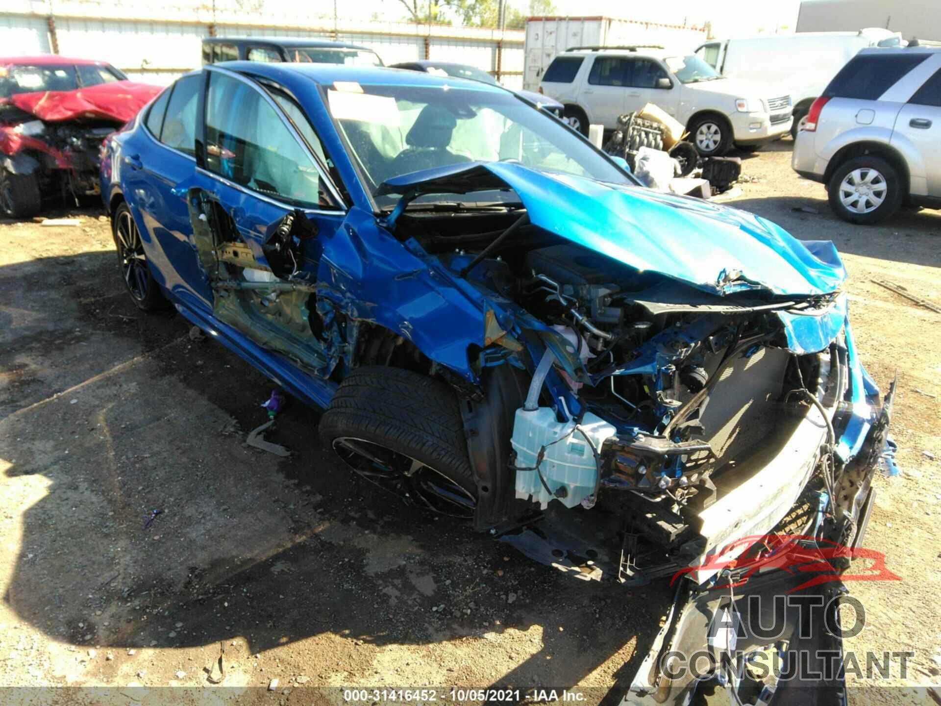 TOYOTA CAMRY 2018 - 4T1B61HK0JU073507