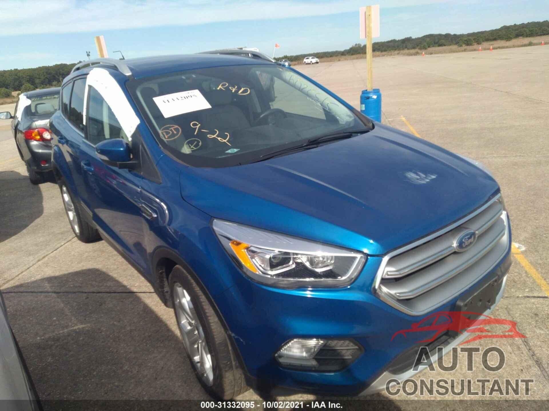 FORD ESCAPE 2017 - 1FMCU0J95HUB23033