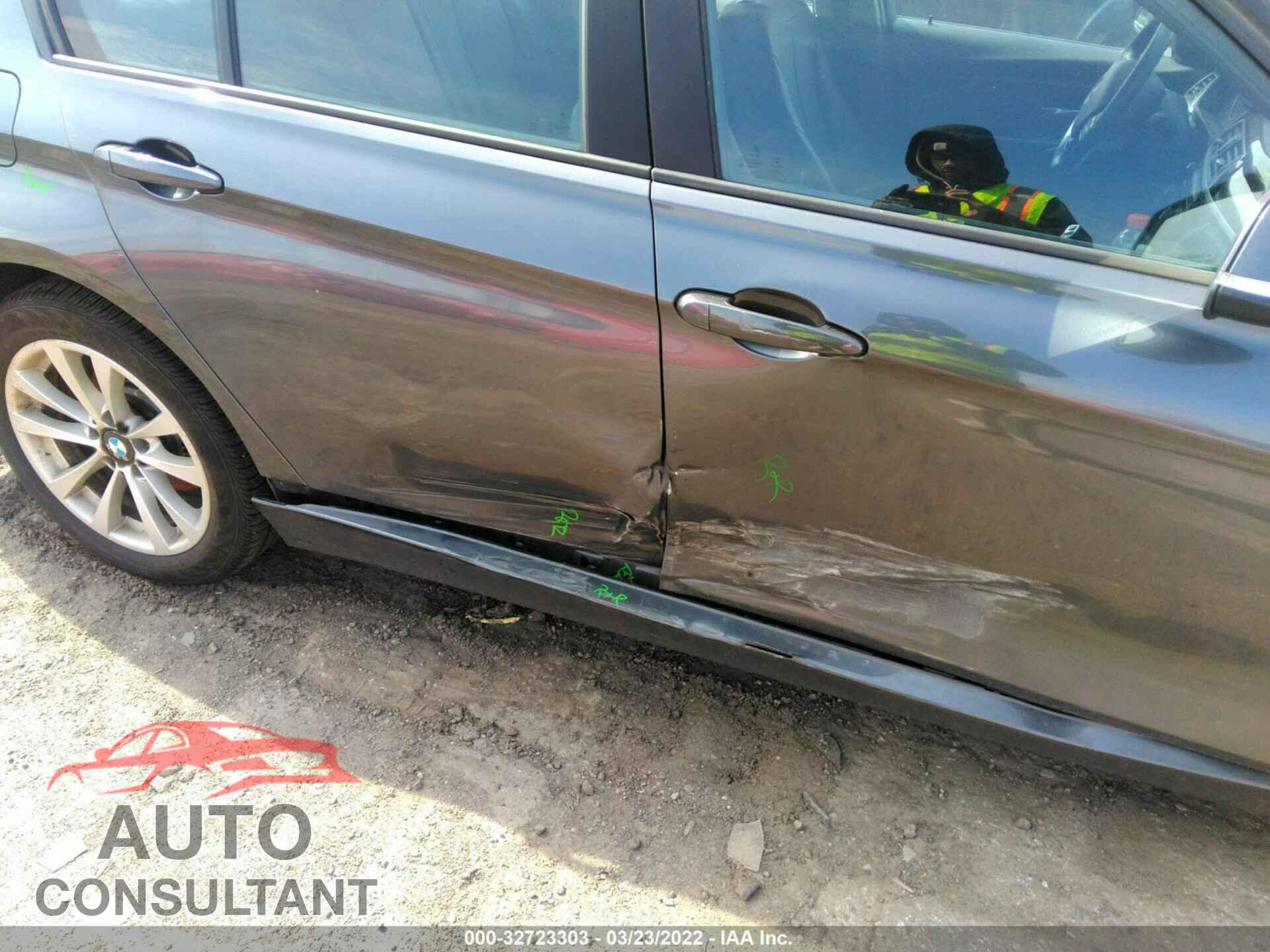 BMW 3 SERIES 2016 - WBA8E5G55GNU20950