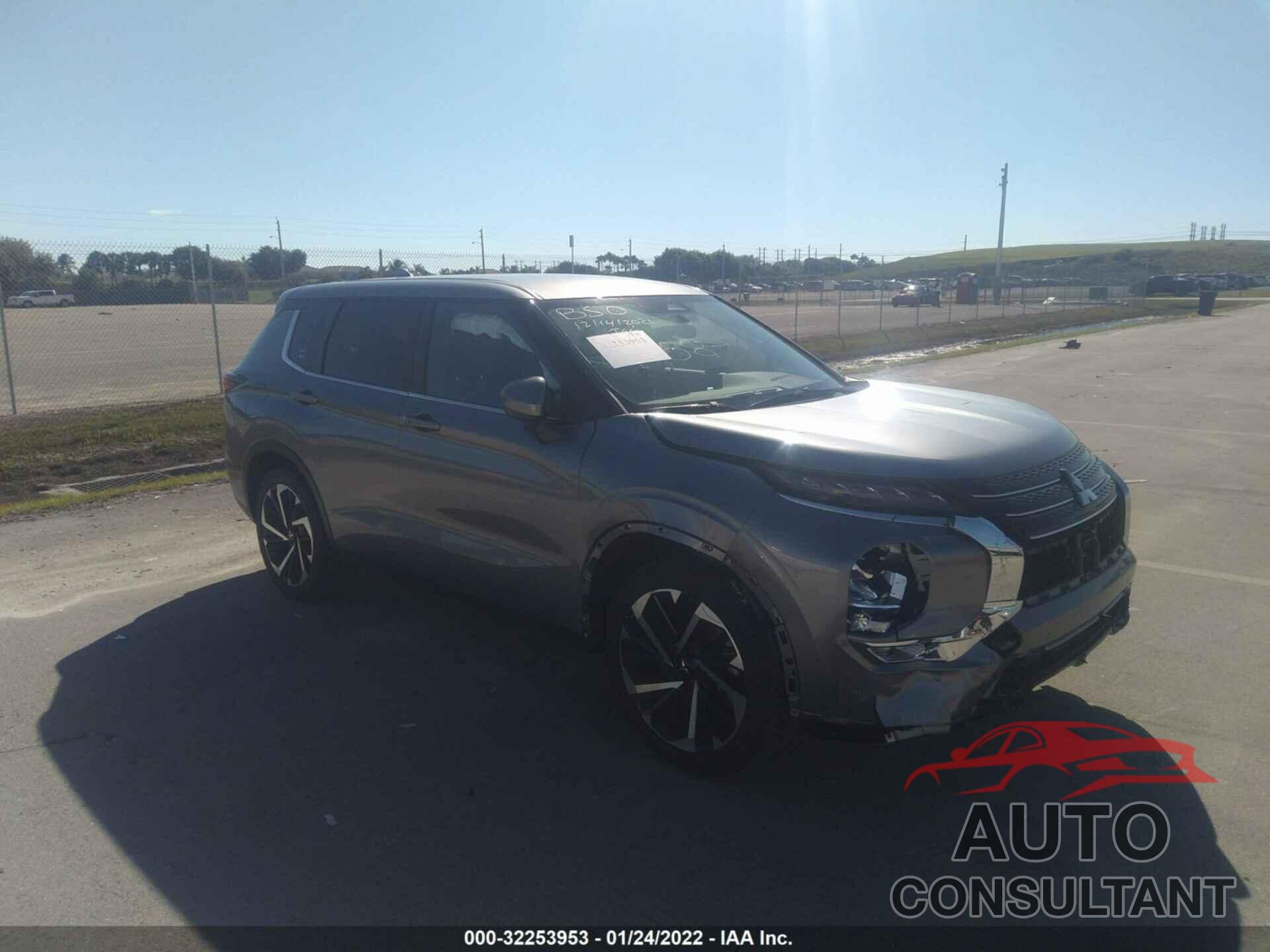 MITSUBISHI OUTLANDER 2022 - JA4J3UA84NZ024158