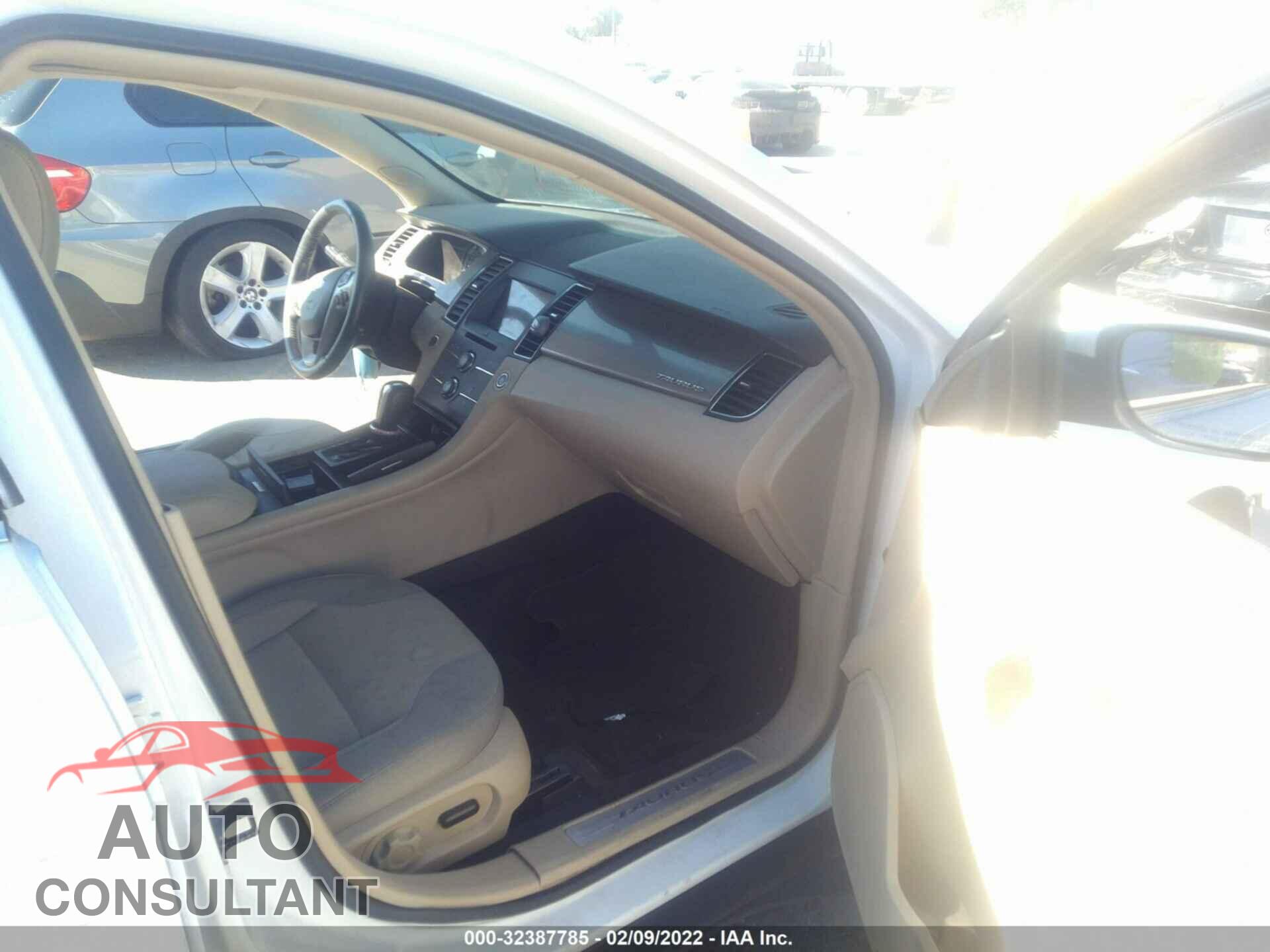 FORD TAURUS 2016 - 1FAHP2E89GG110612