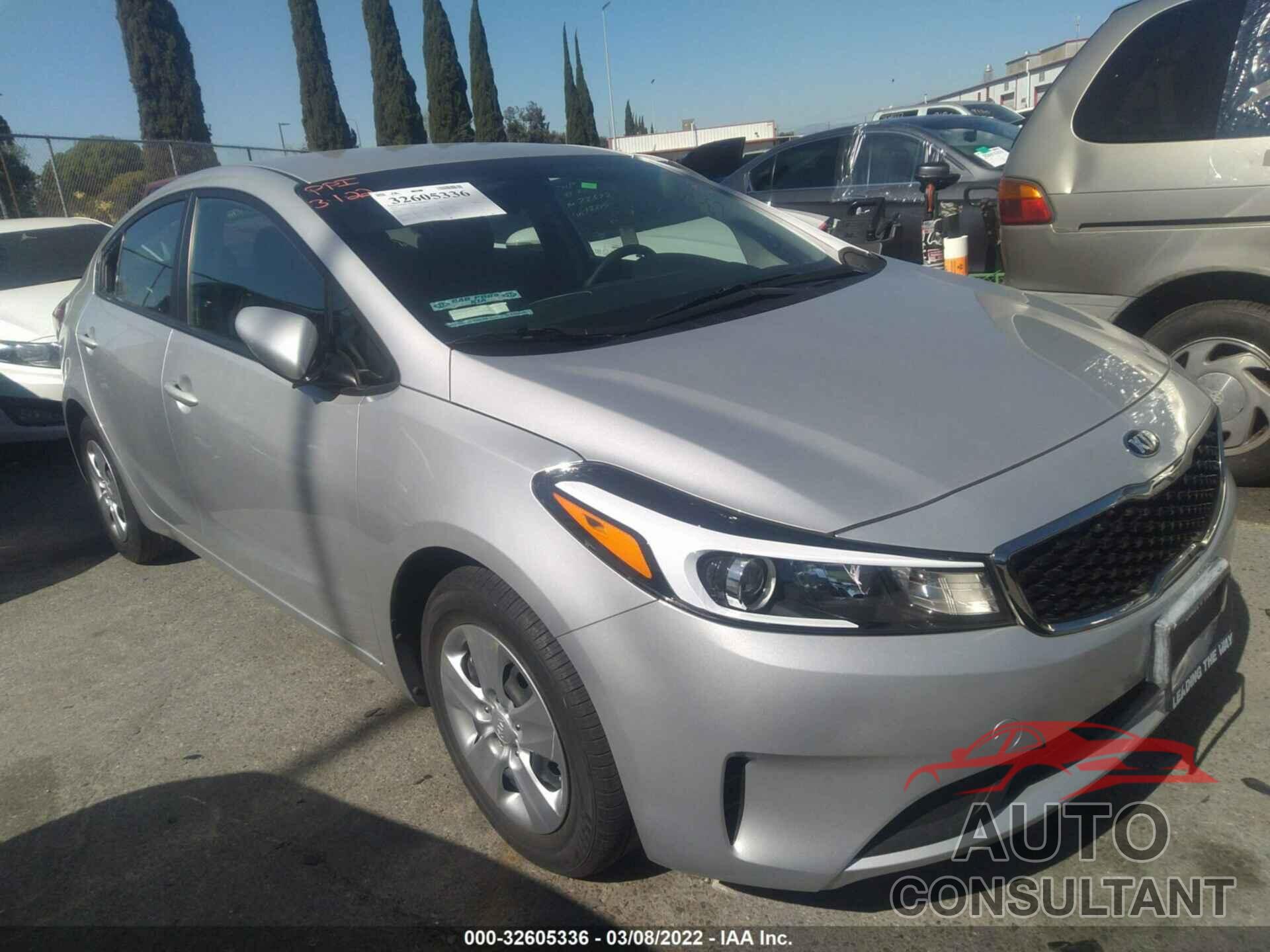 KIA FORTE 2018 - 3KPFK4A75JE201098