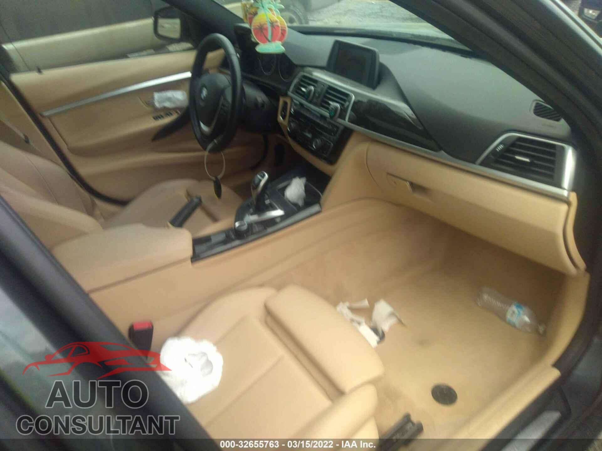 BMW 3 SERIES 2016 - WBA8E9G52GNT86389
