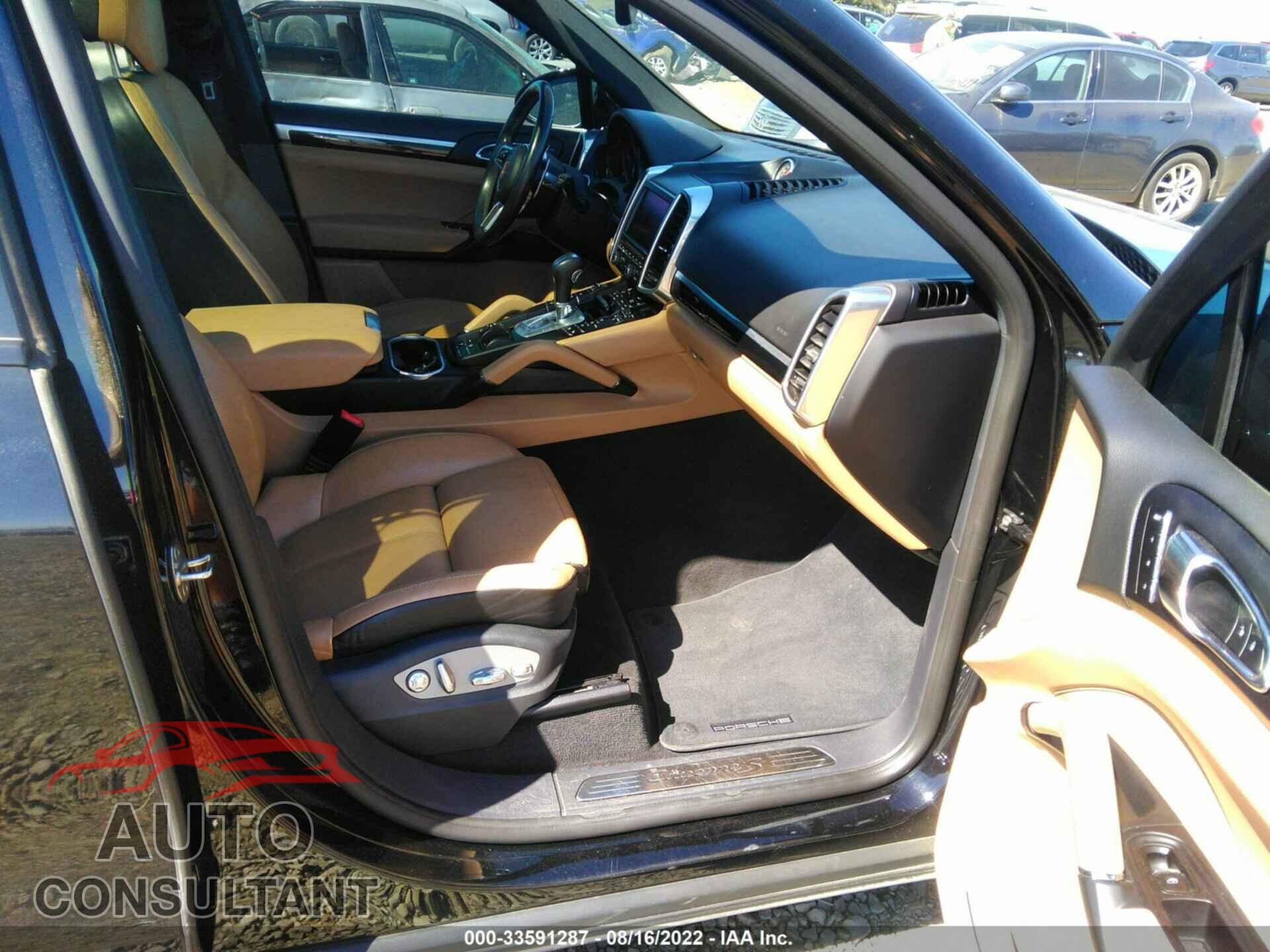 PORSCHE CAYENNE 2016 - WP1AB2A22GLA96277