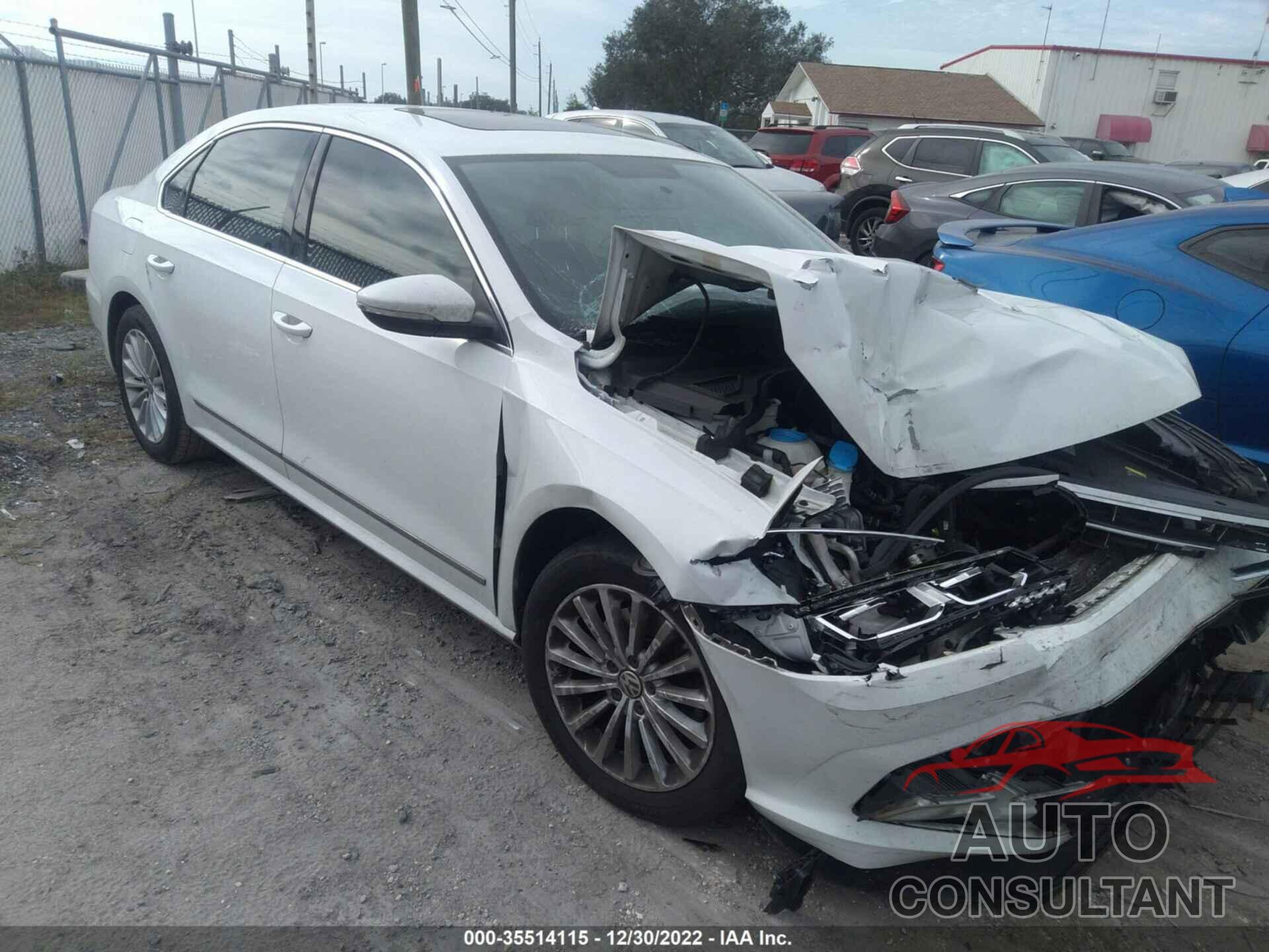 VOLKSWAGEN PASSAT 2017 - 1VWBT7A33HC033440