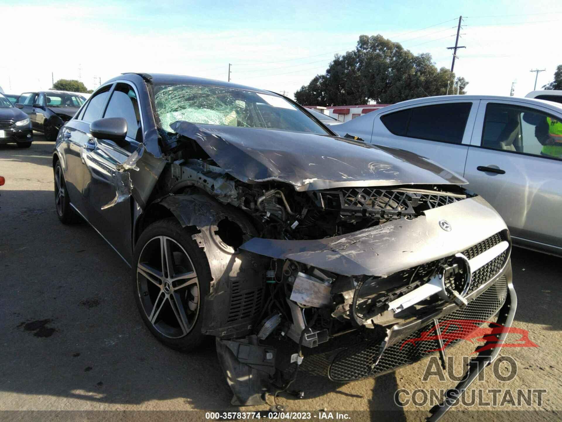 MERCEDES-BENZ A 220 2019 - WDD3G4EB3KW015270