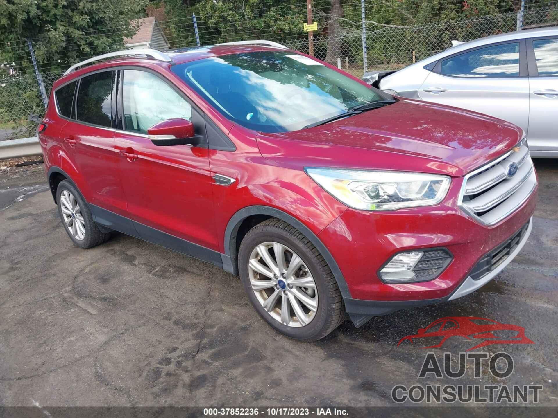 FORD ESCAPE 2017 - 1FMCU0J9XHUD90877