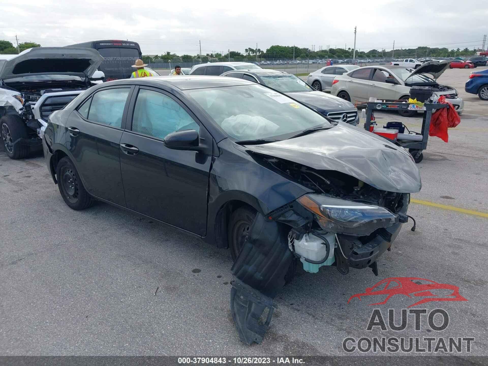 TOYOTA COROLLA 2018 - 5YFBURHE7JP788557
