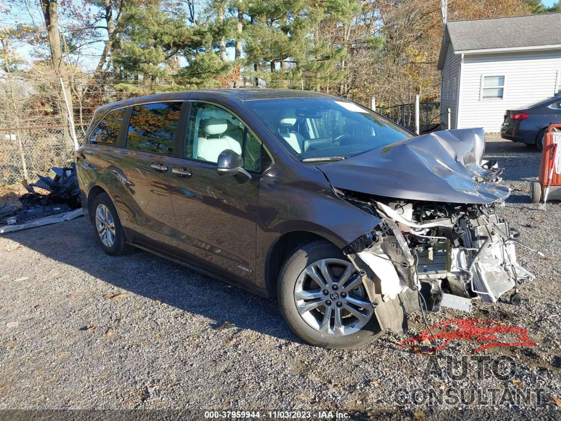 TOYOTA SIENNA 2021 - 5TDXSKFC1MS002042