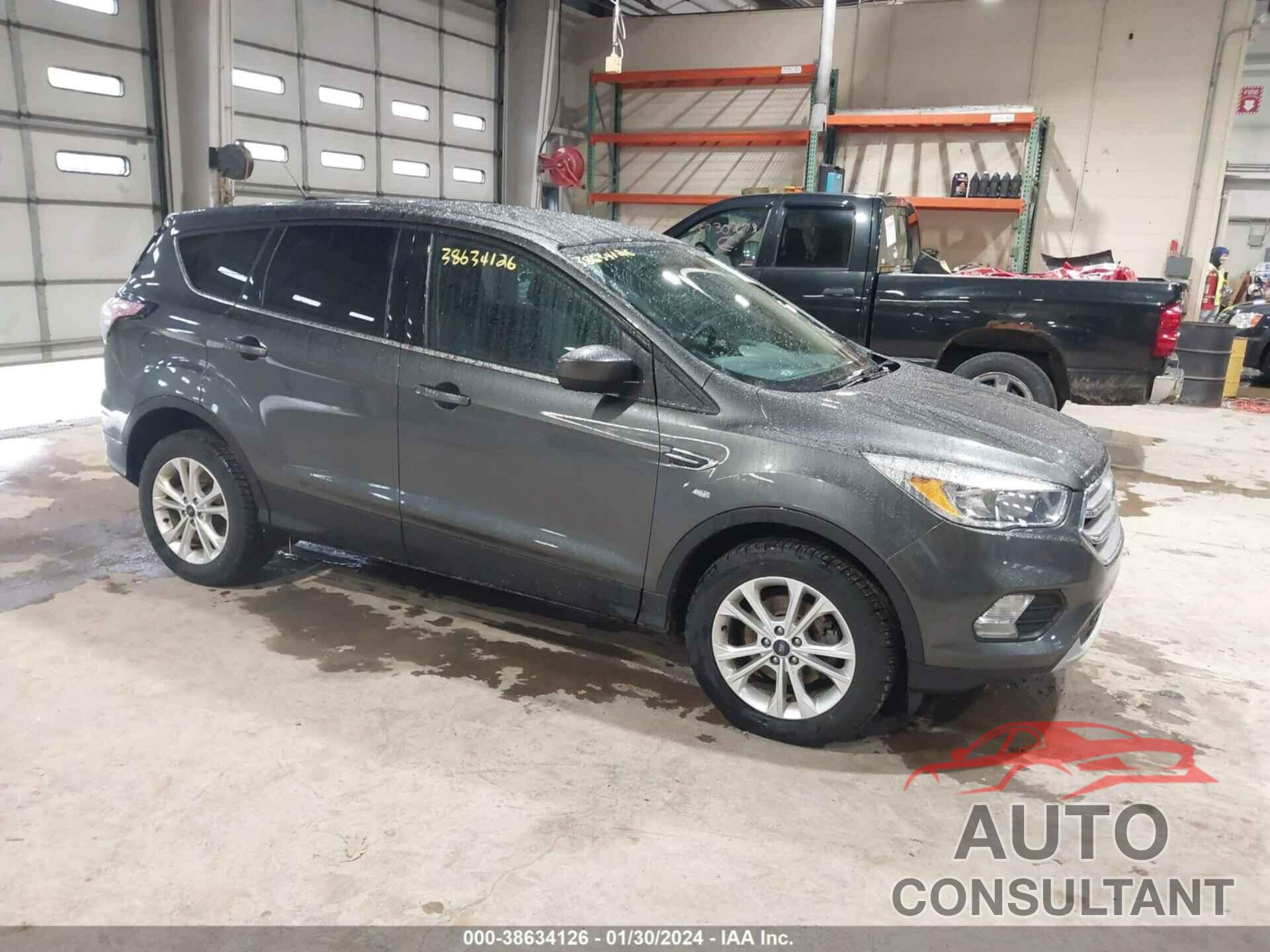 FORD ESCAPE 2017 - 1FMCU0GD7HUC46666