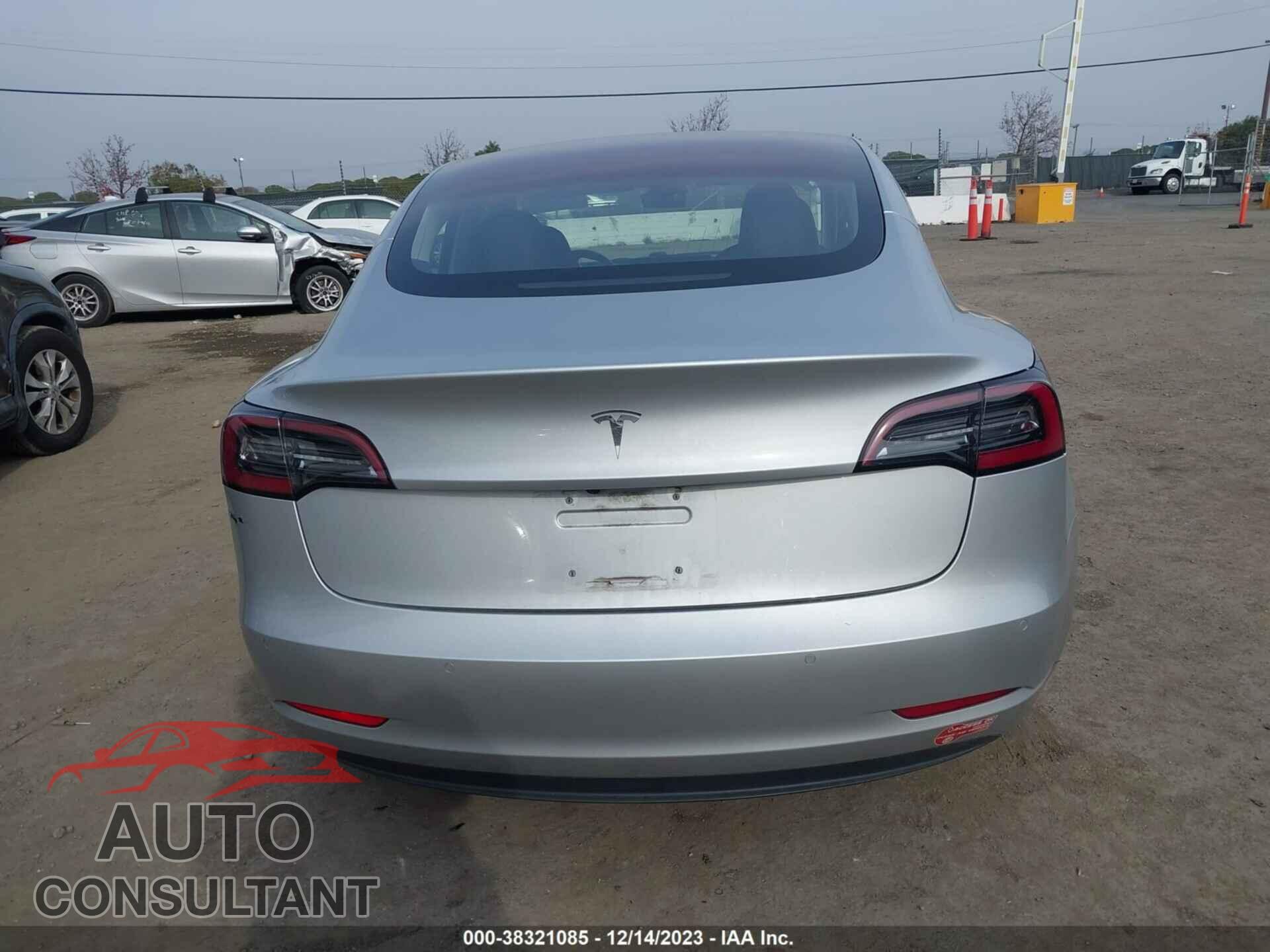 TESLA MODEL 3 2018 - 5YJ3E1EA1JF024302