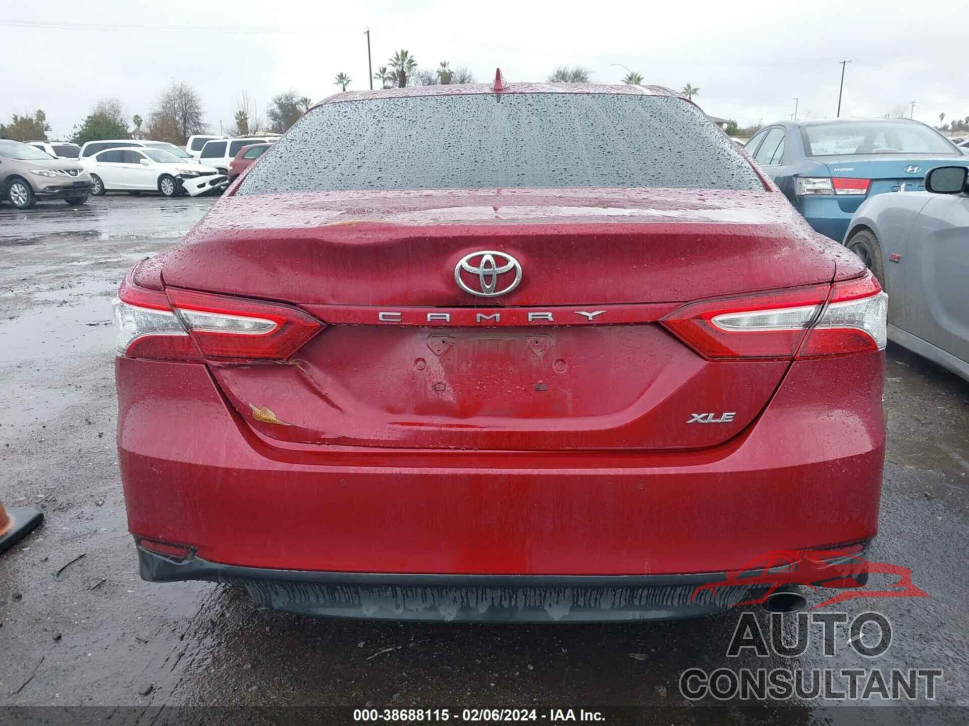 TOYOTA CAMRY 2018 - 4T1B11HK0JU504586