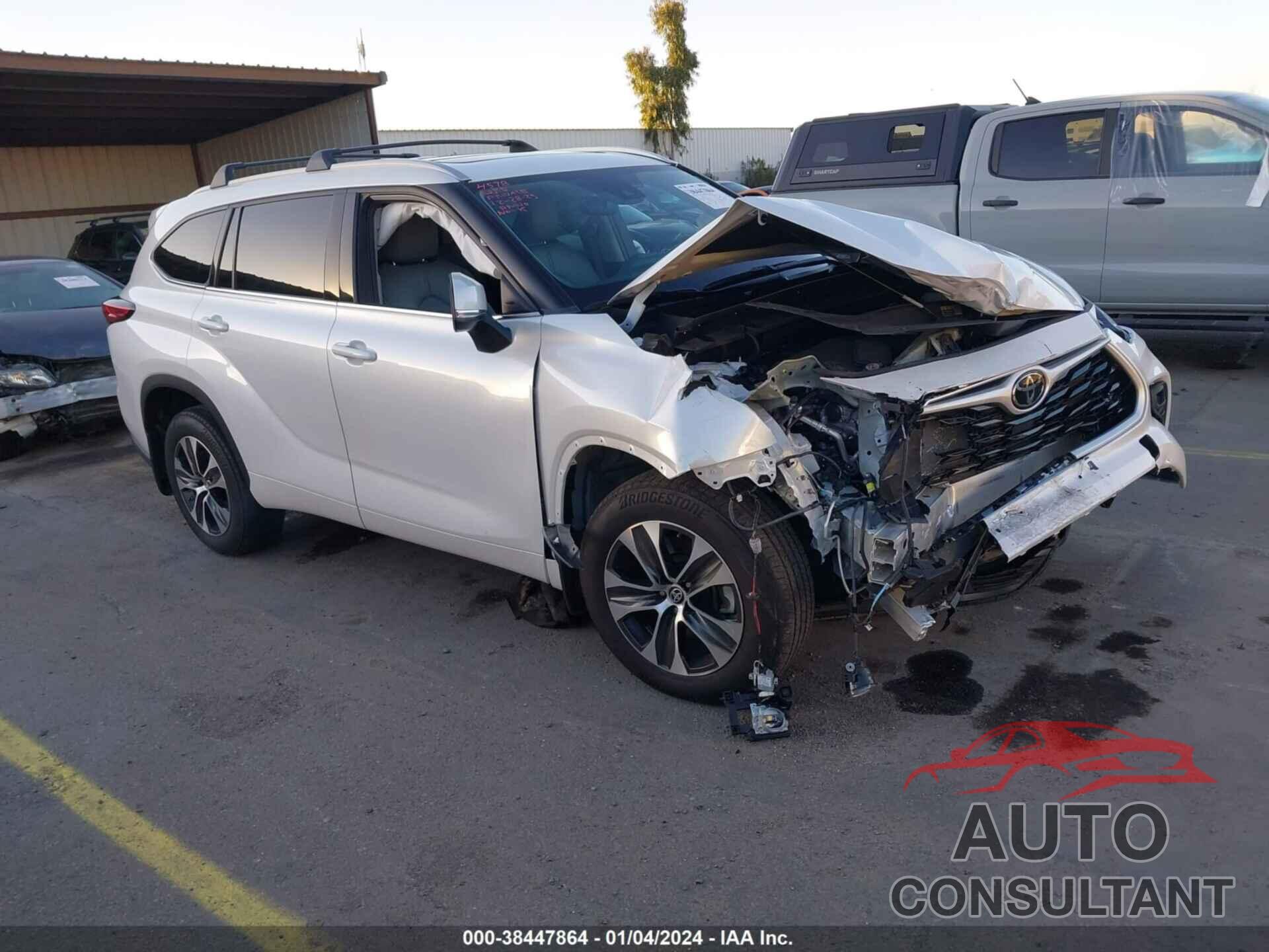 TOYOTA HIGHLANDER 2022 - 5TDHZRBH3NS575357