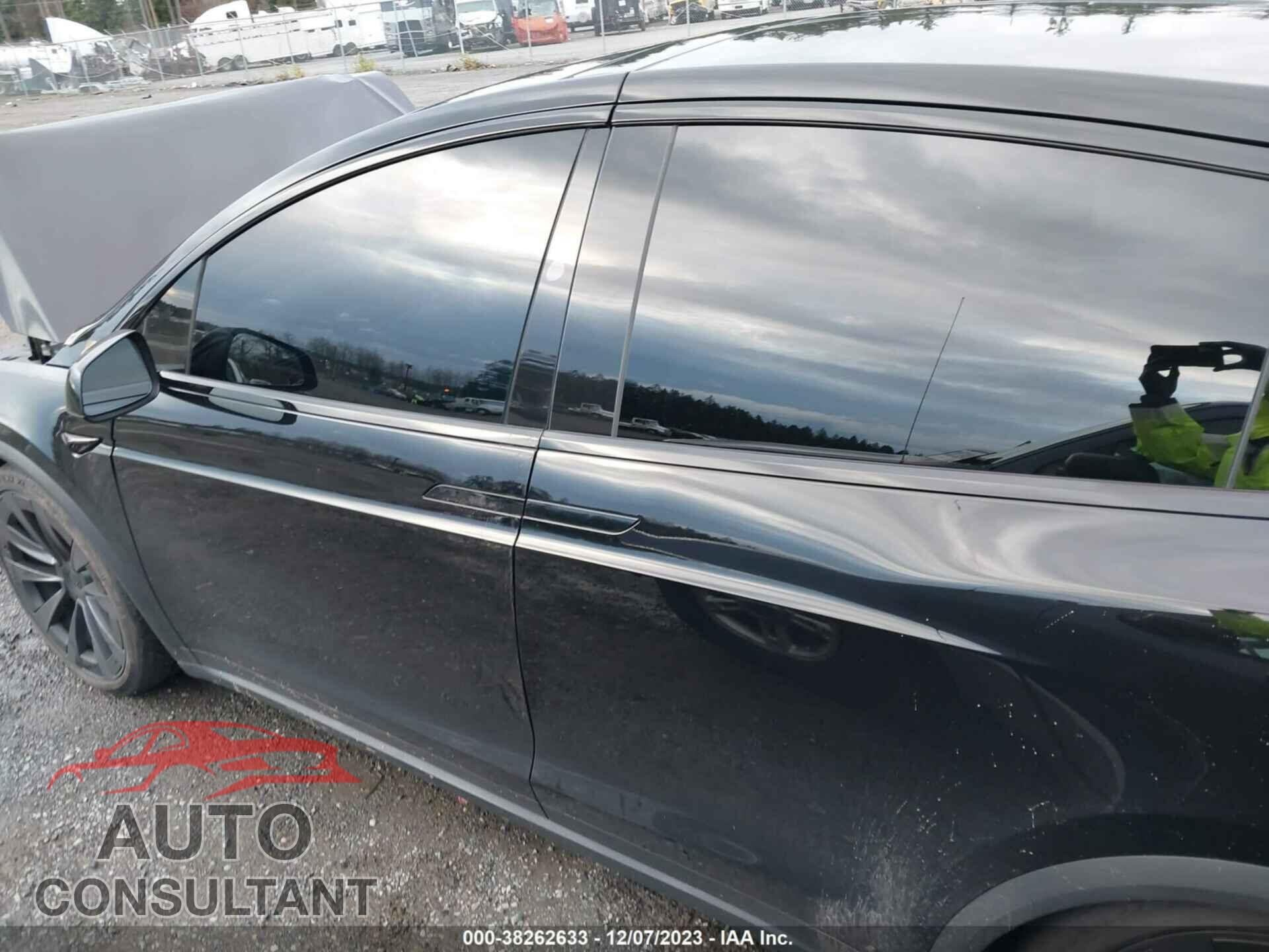 TESLA MODEL X 2023 - 7SAXCBE68PF383473