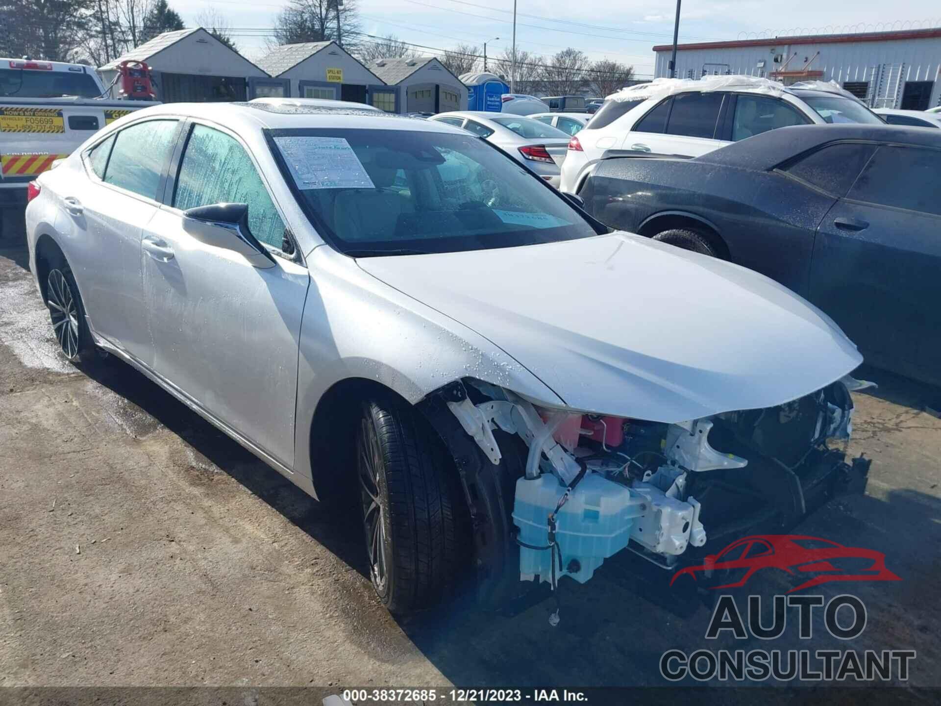 LEXUS ES 300H 2023 - 58ADA1C17PU033738