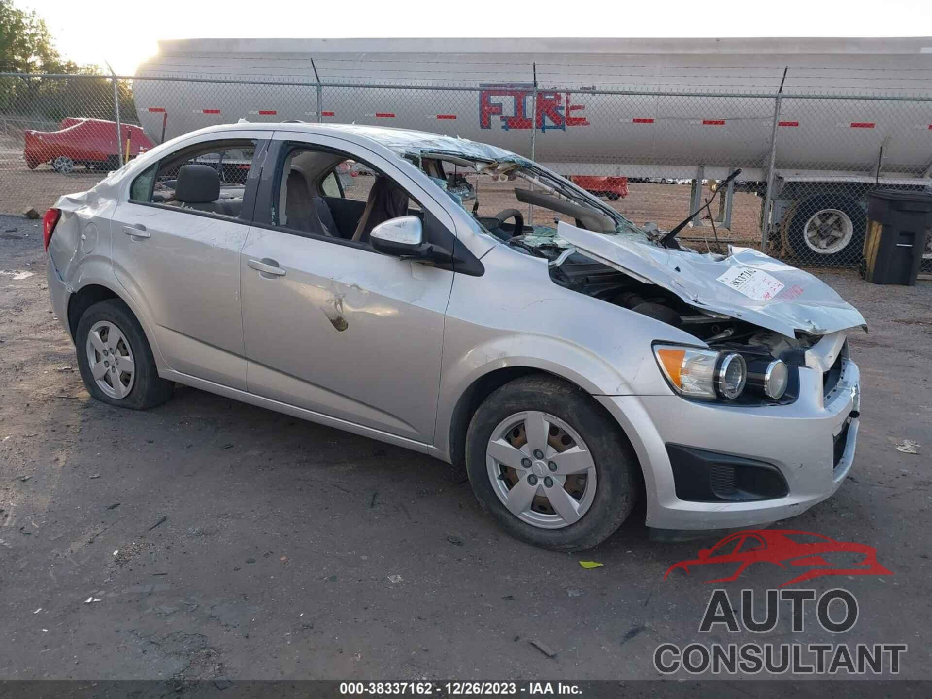 CHEVROLET SONIC 2016 - 1G1JA5SH6G4181571