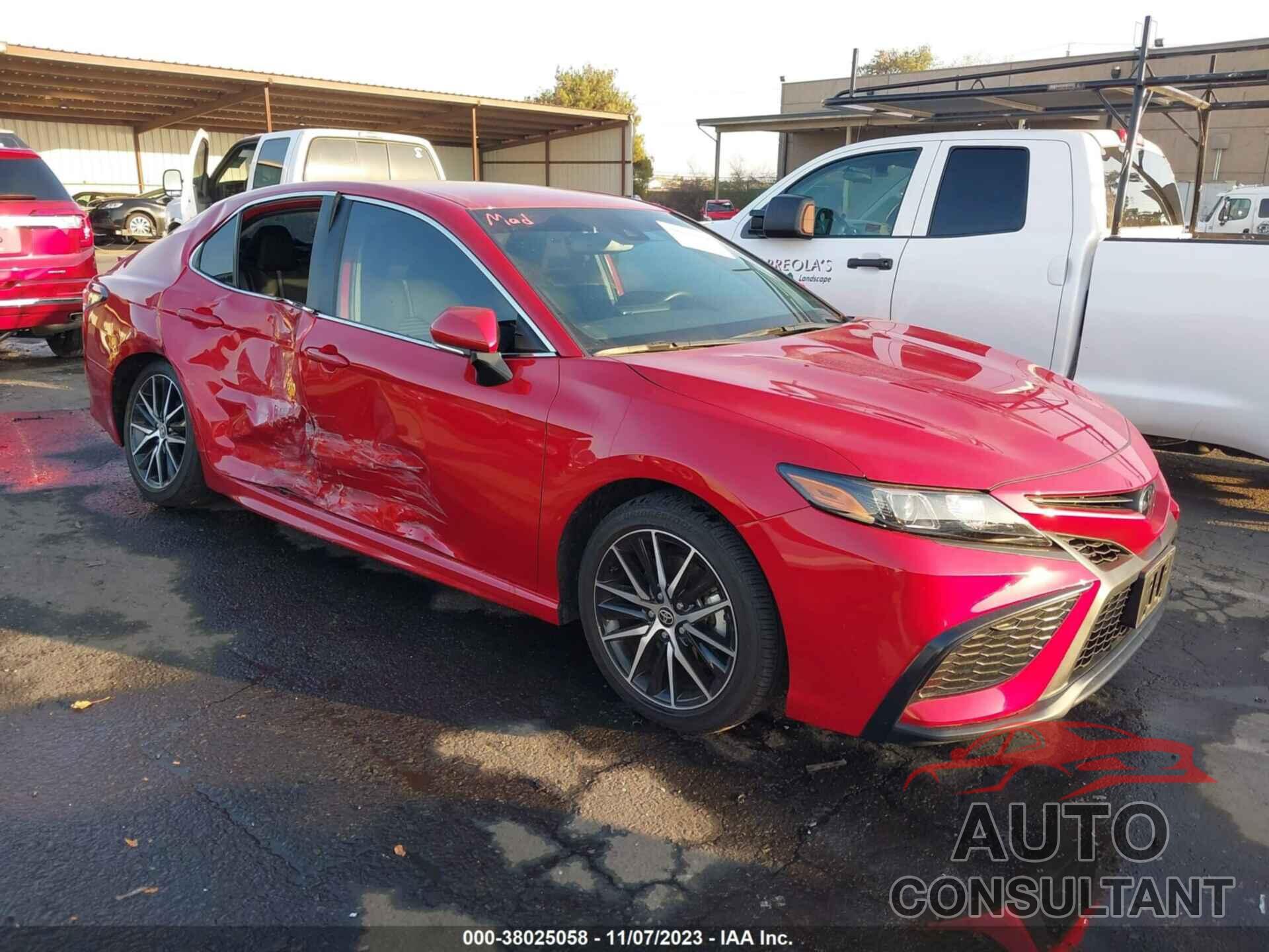 TOYOTA CAMRY 2022 - 4T1T11AK7NU029541