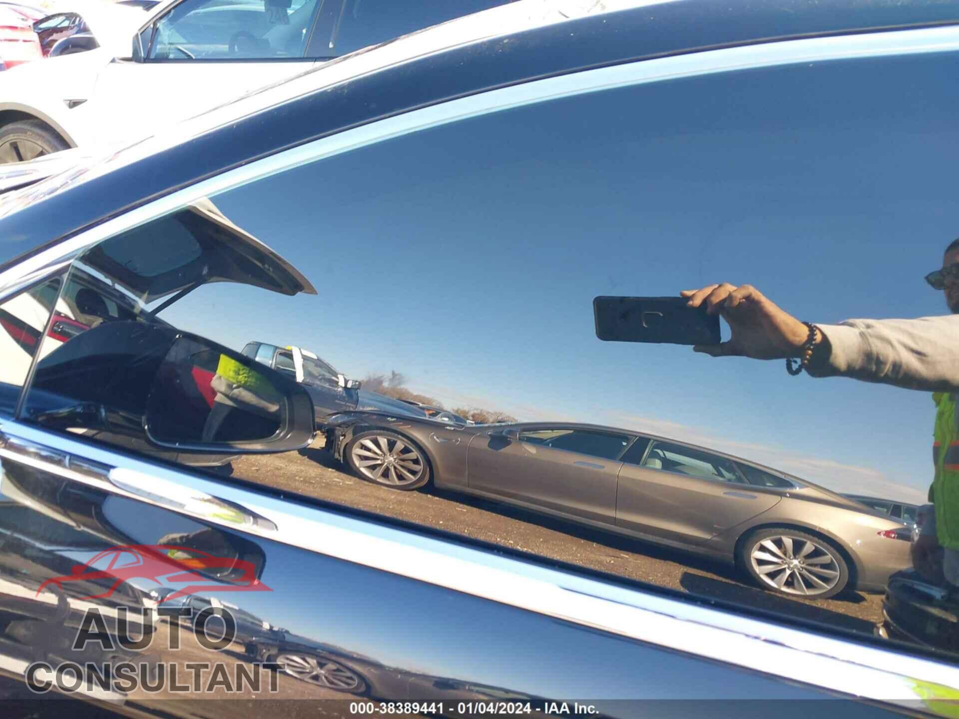 TESLA MODEL S 2018 - 5YJSA1E43JF251900