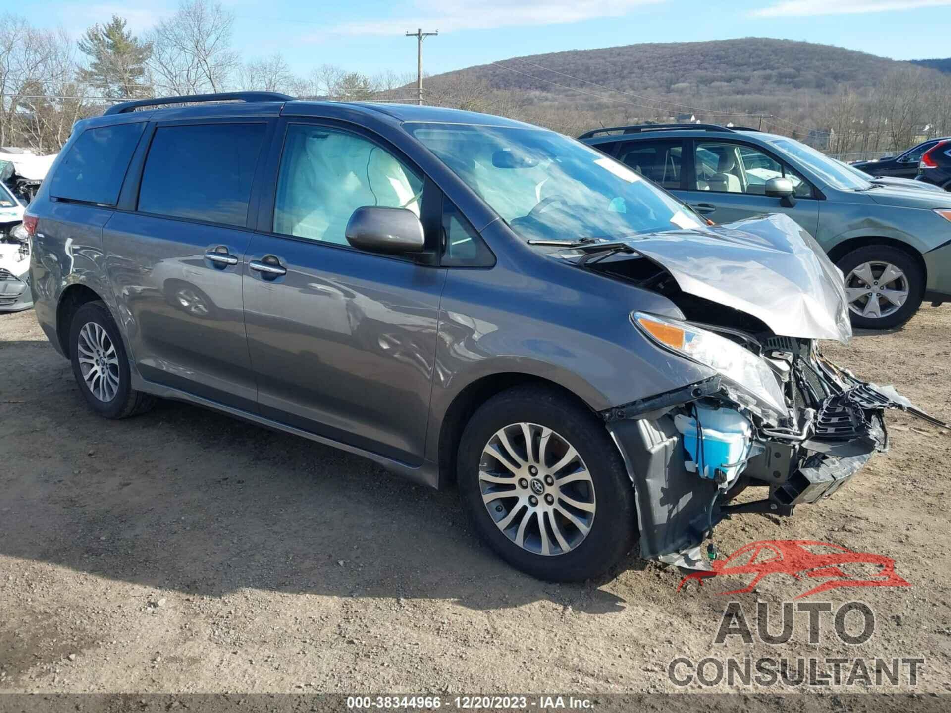 TOYOTA SIENNA 2018 - 5TDYZ3DC5JS932529