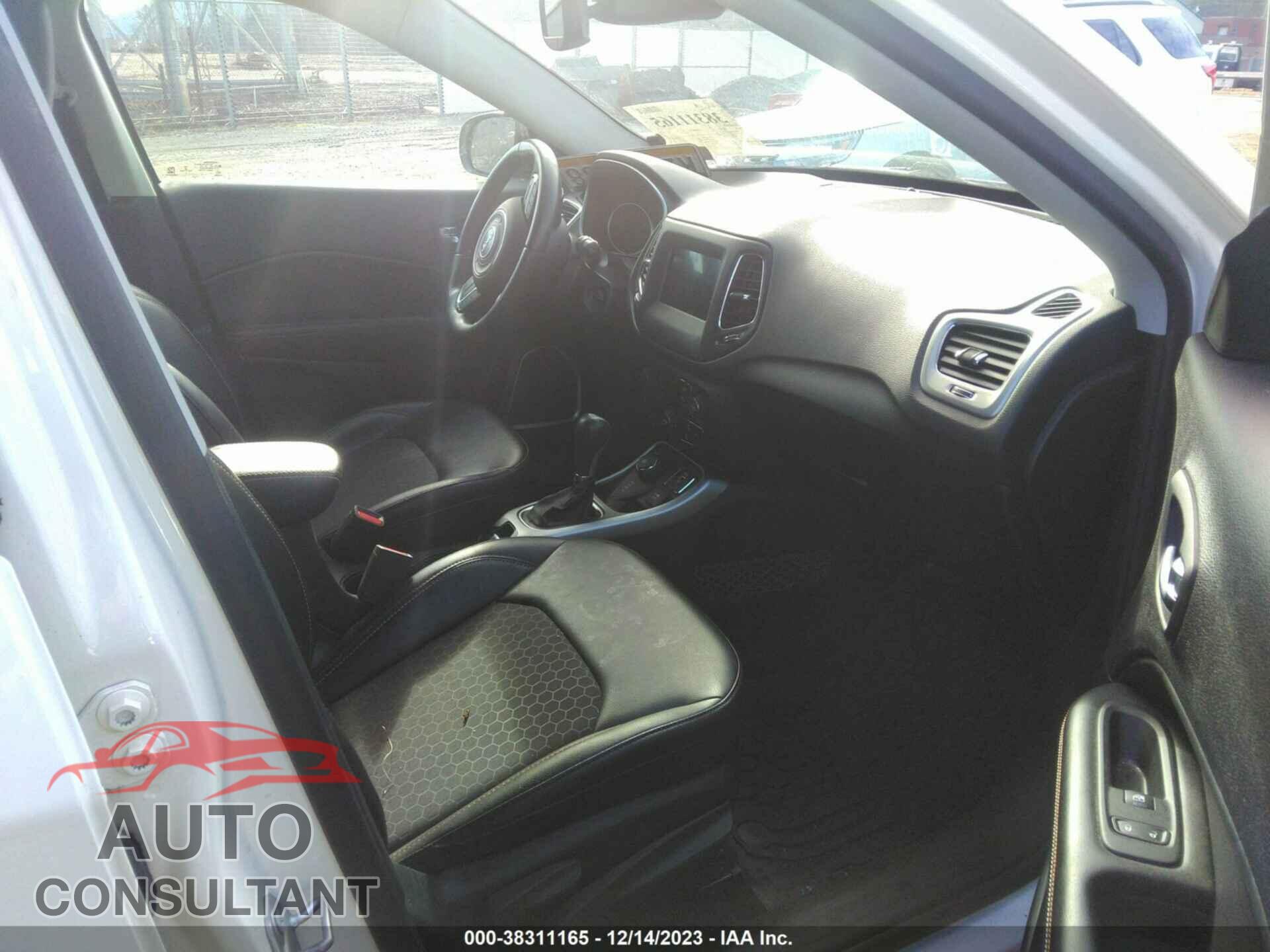 JEEP COMPASS 2019 - 3C4NJDBB4KT672111
