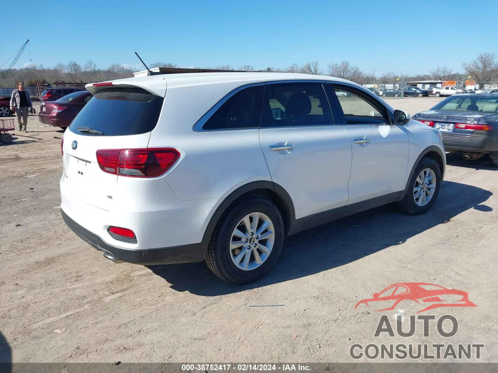 KIA SORENTO 2019 - 5XYPG4A51KG559744