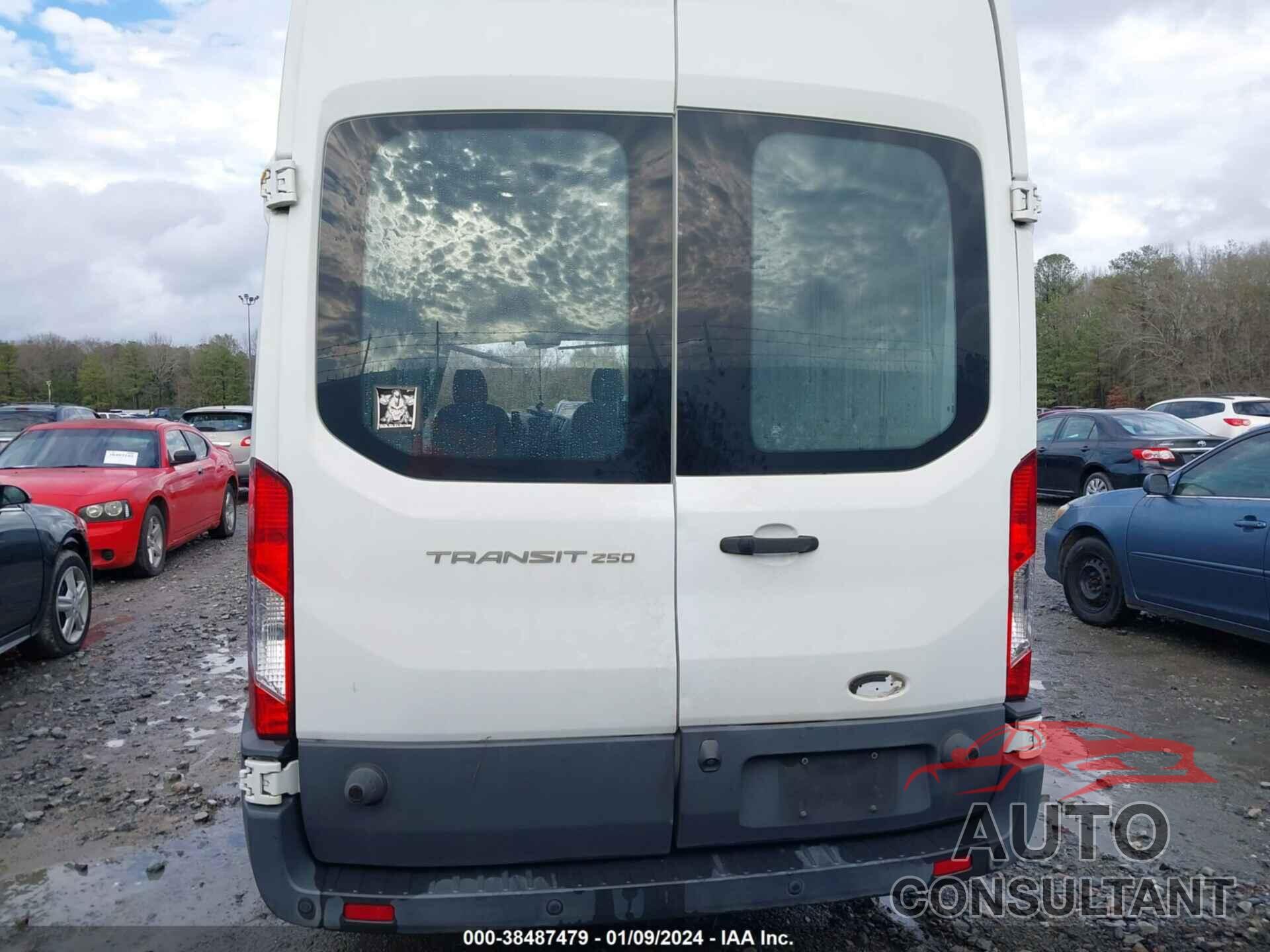 FORD TRANSIT-250 2017 - 1FTYR3XM5HKA53988