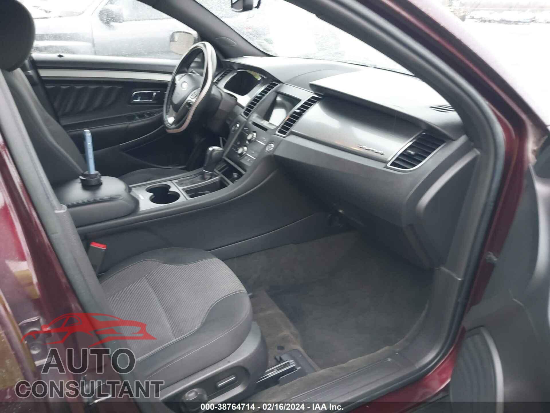 FORD TAURUS 2018 - 1FAHP2E84JG136705