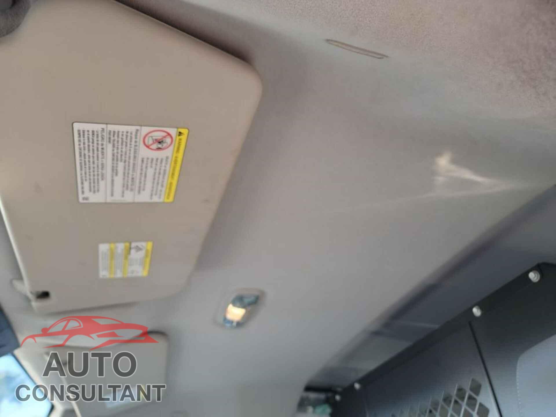 FORD TRANSIT-150 2017 - 1FTYE1YM8HKA04203