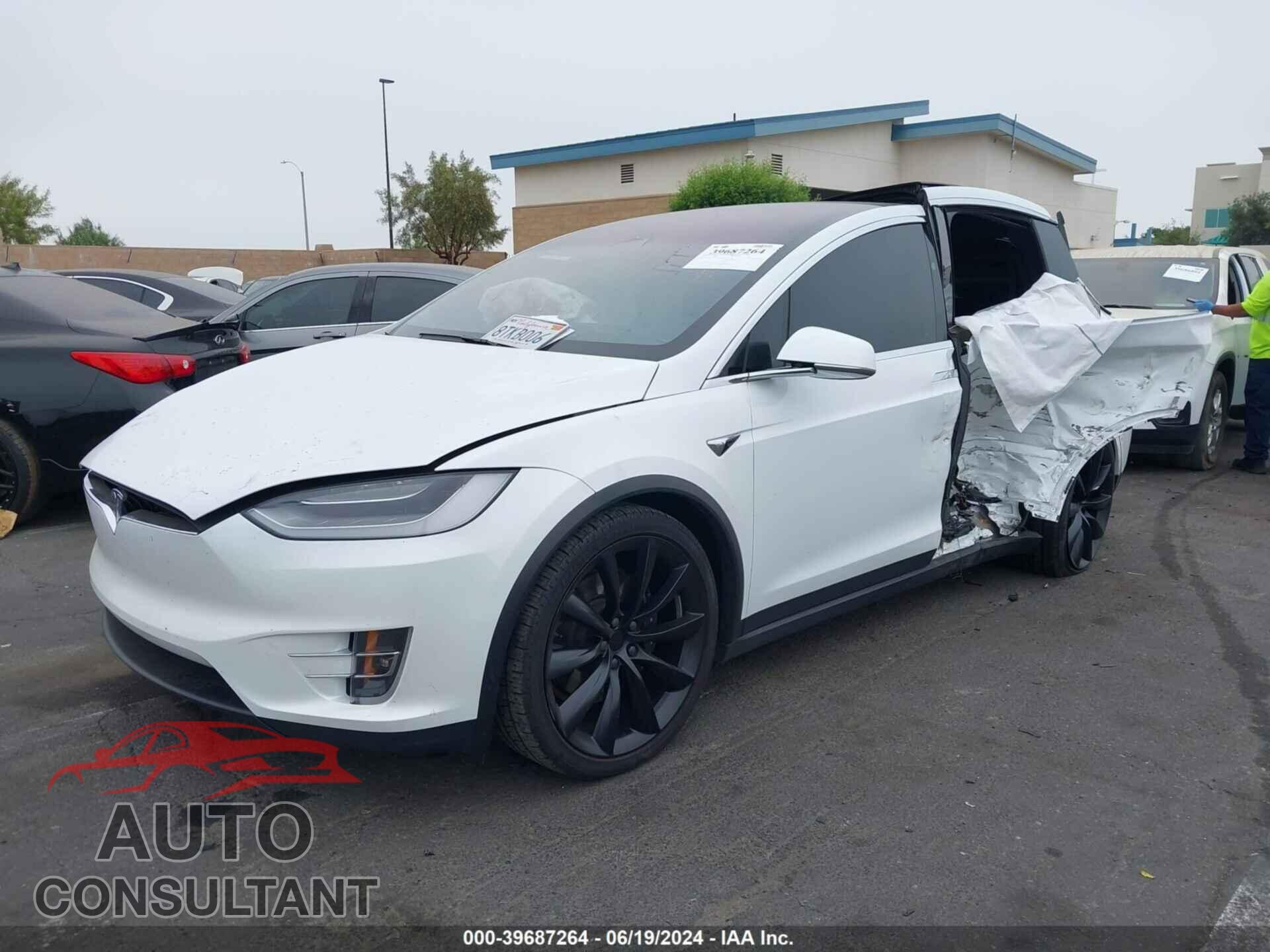 TESLA MODEL X 2021 - 5YJXCBE21MF320351