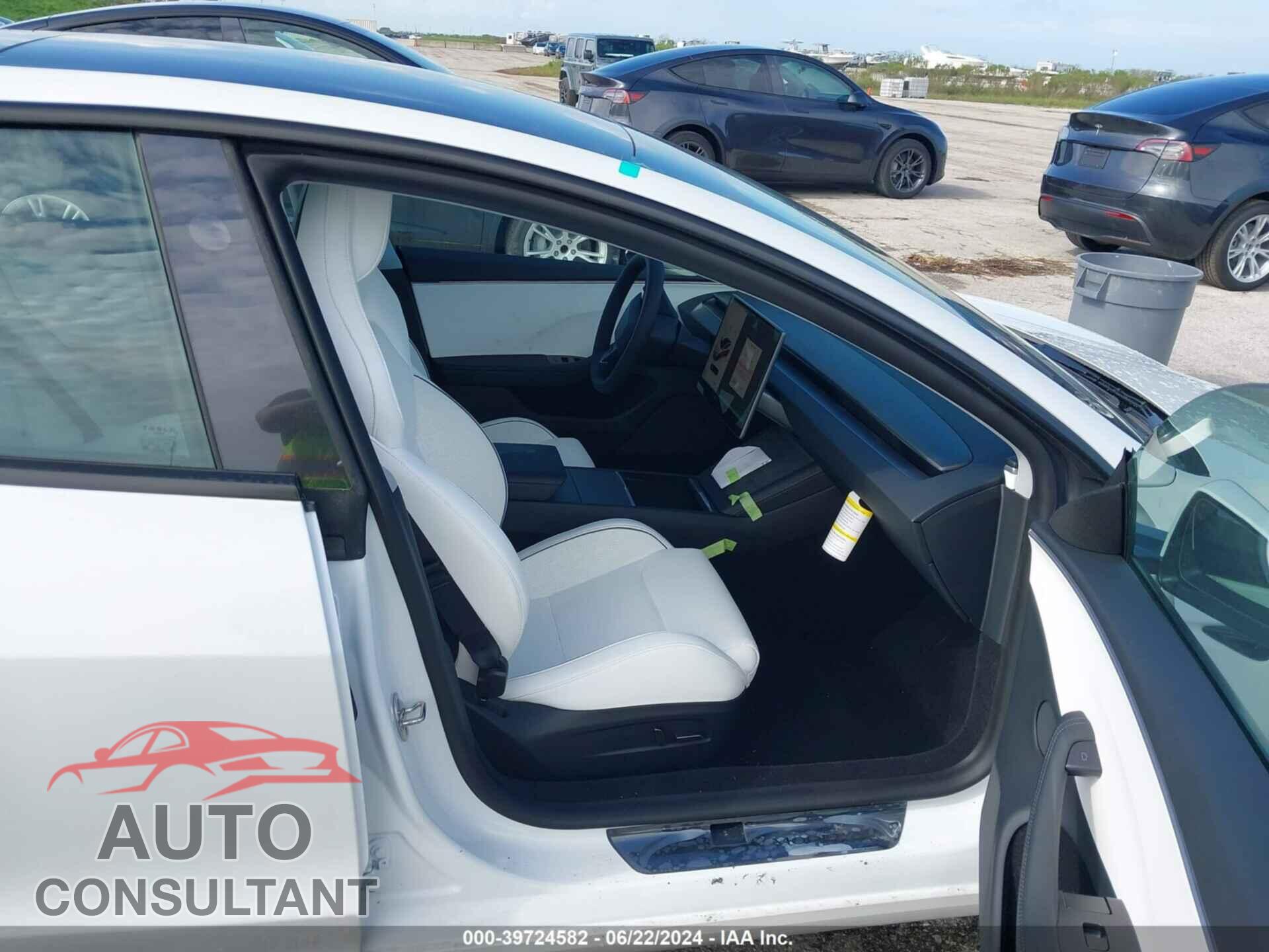 TESLA MODEL 3 2024 - 5YJ3E1ET7RF790502