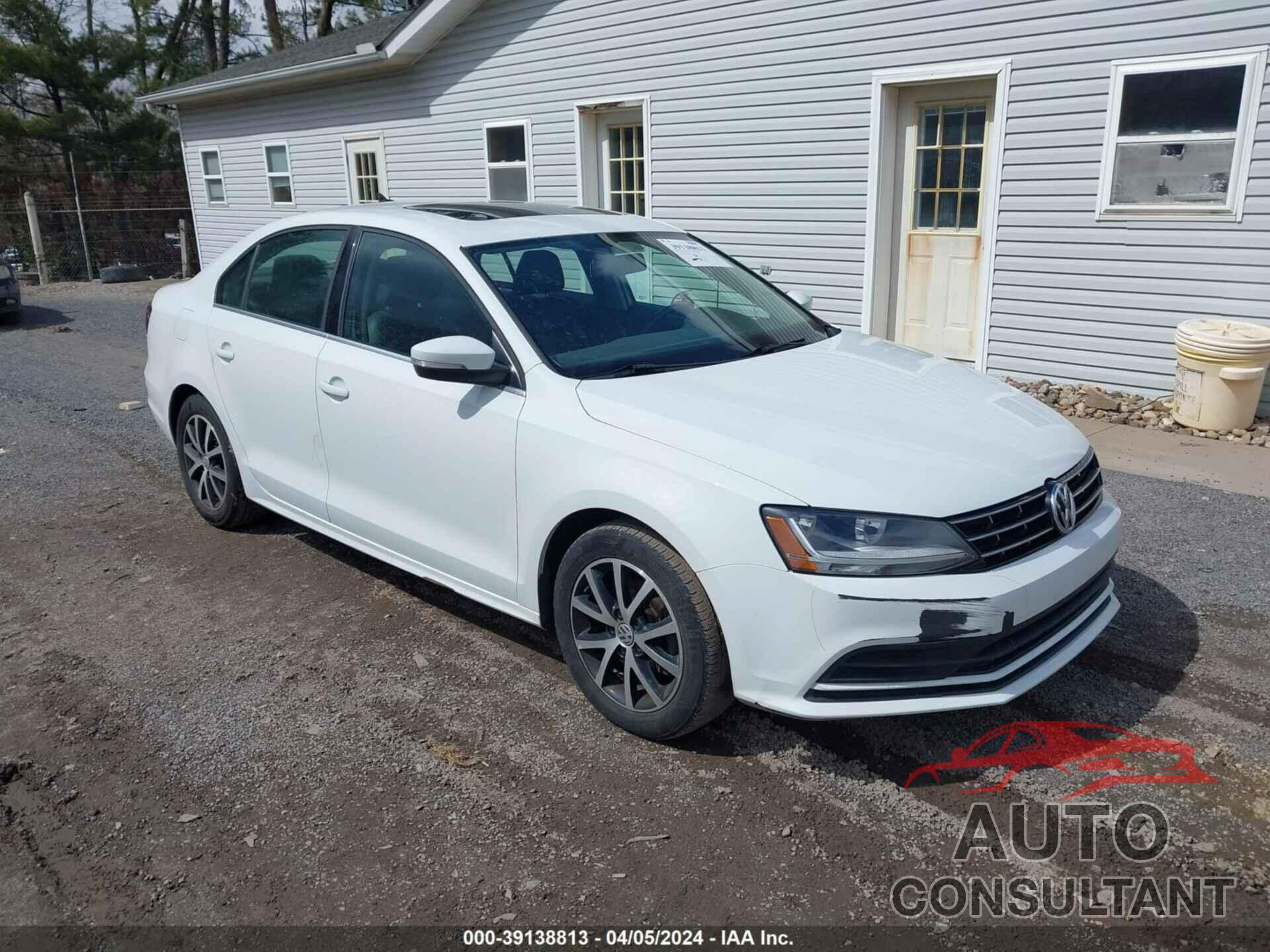 VOLKSWAGEN JETTA 2018 - 3VWB67AJ9JM219039