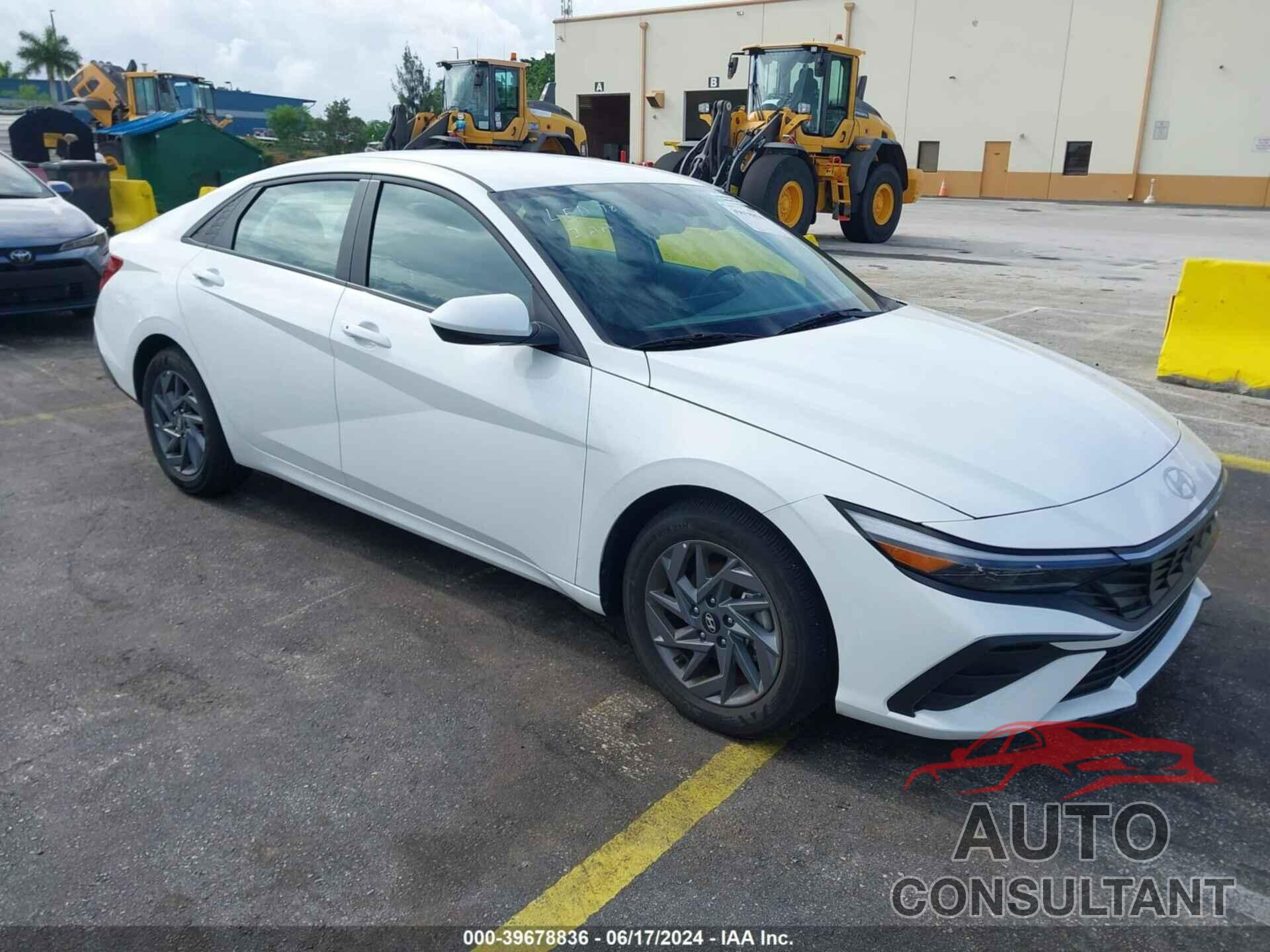 HYUNDAI ELANTRA 2024 - KMHLM4DG8RU650938