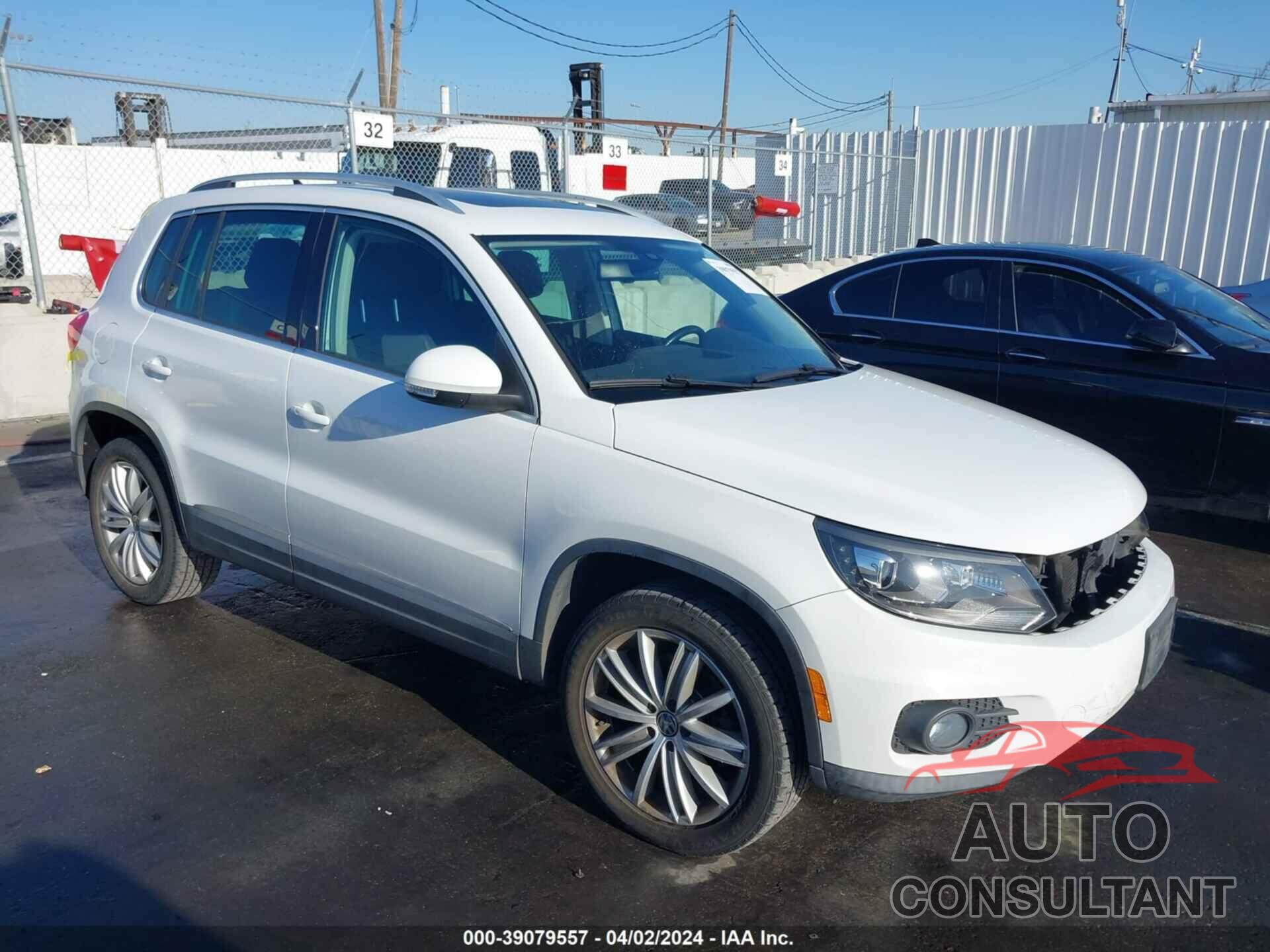 VOLKSWAGEN TIGUAN 2016 - WVGAV7AX4GW501132