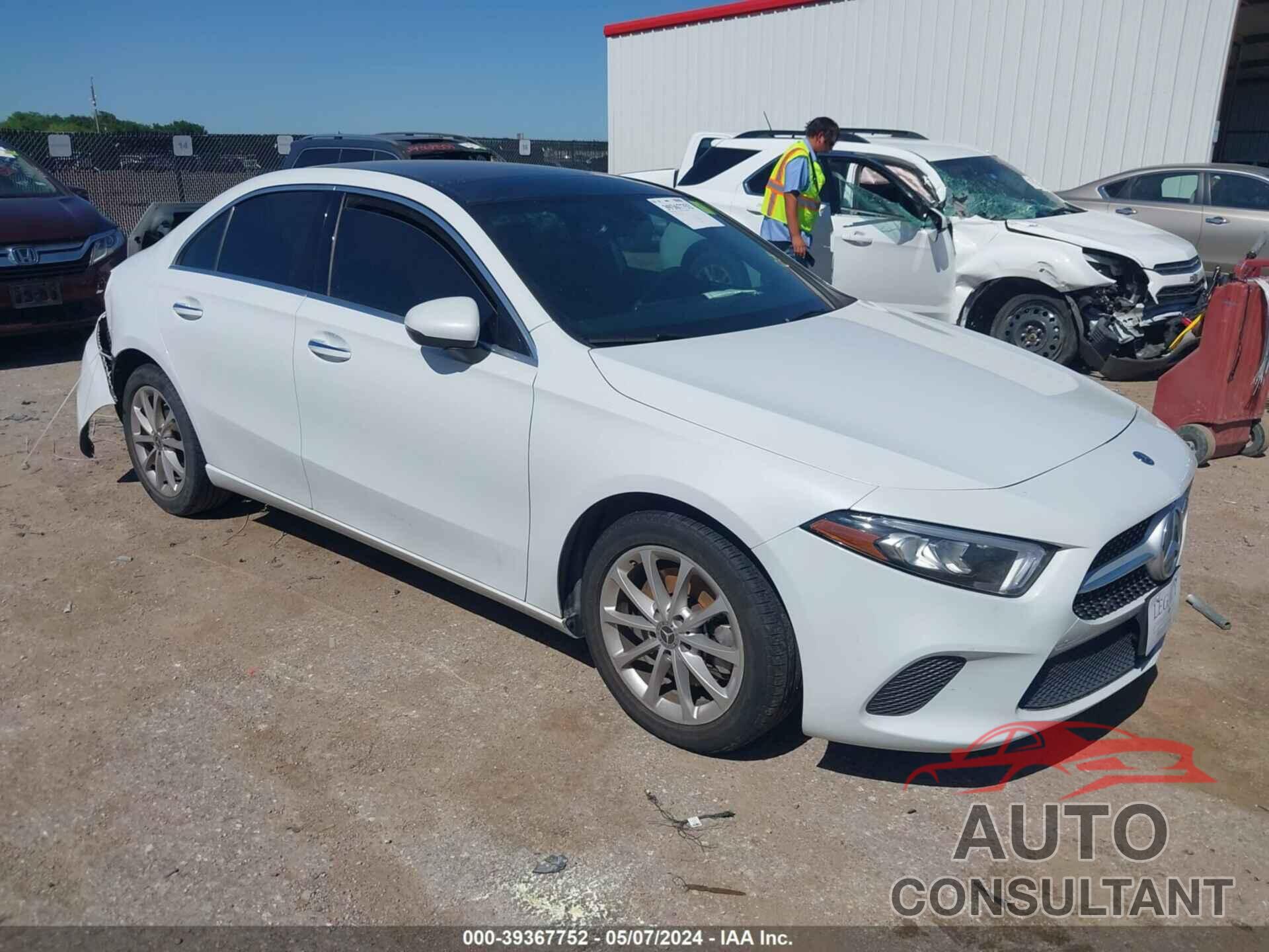 MERCEDES-BENZ A 2020 - WDD3G4EB9LW042085